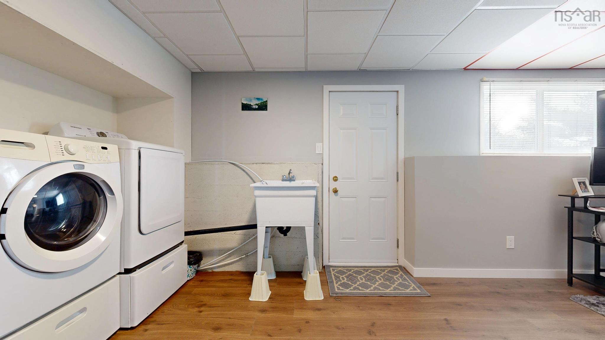 $475,000.00: 16 Parker Place Crescent, Enfield