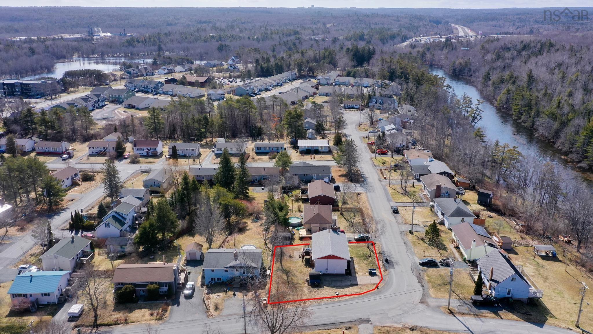 $475,000.00: 16 Parker Place Crescent, Enfield