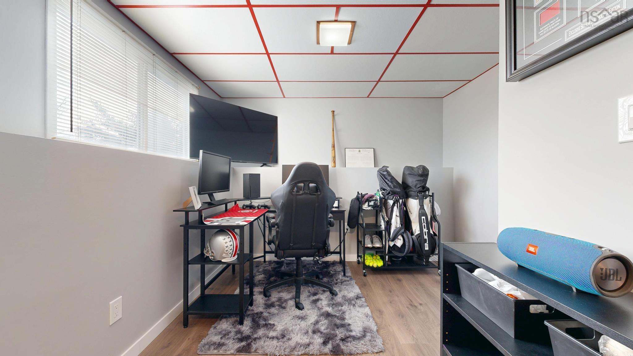 $475,000.00: 16 Parker Place Crescent, Enfield