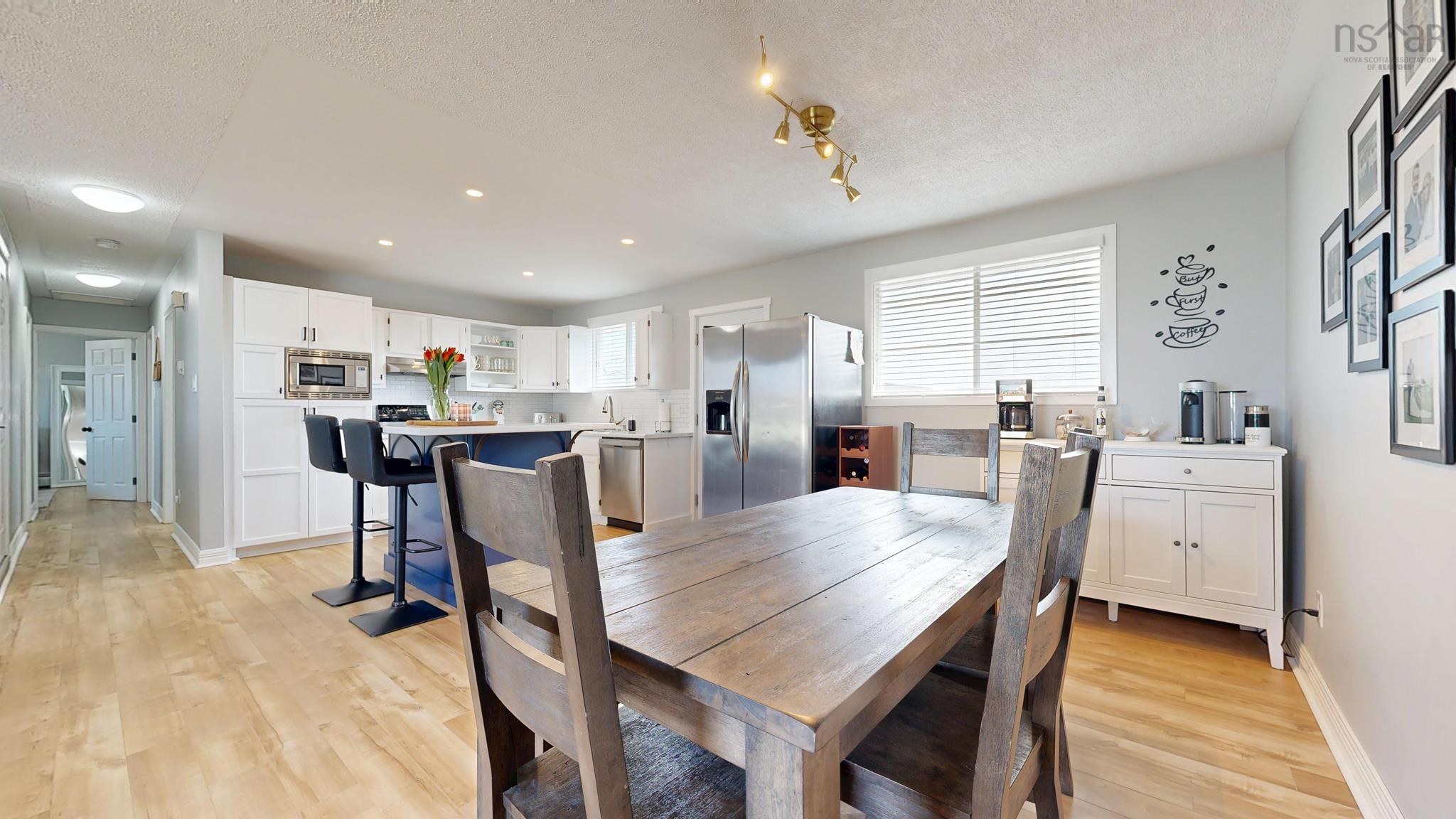 $475,000.00: 16 Parker Place Crescent, Enfield