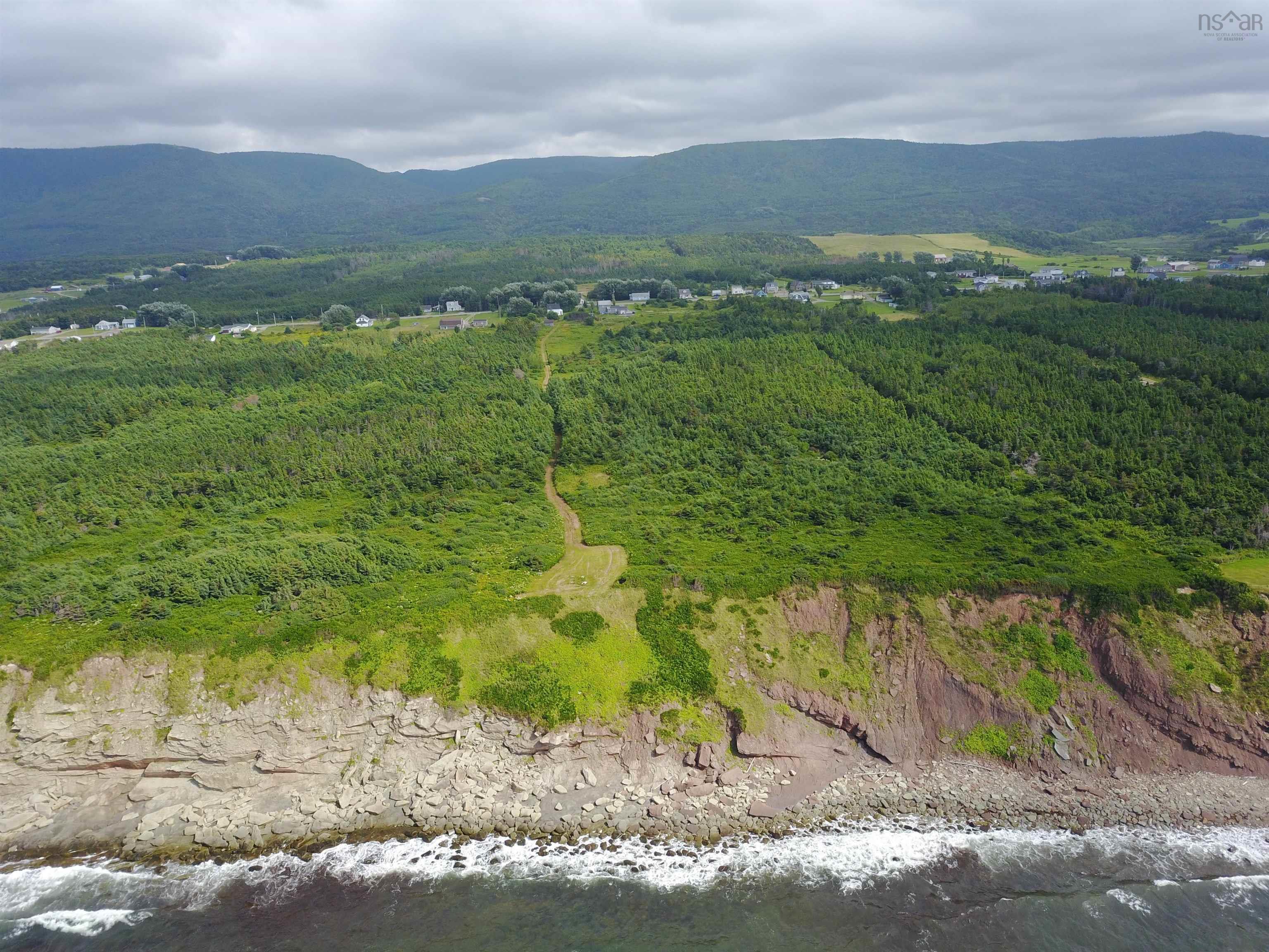 $225,000.00: 12723 Cabot Trail, Grand Étang