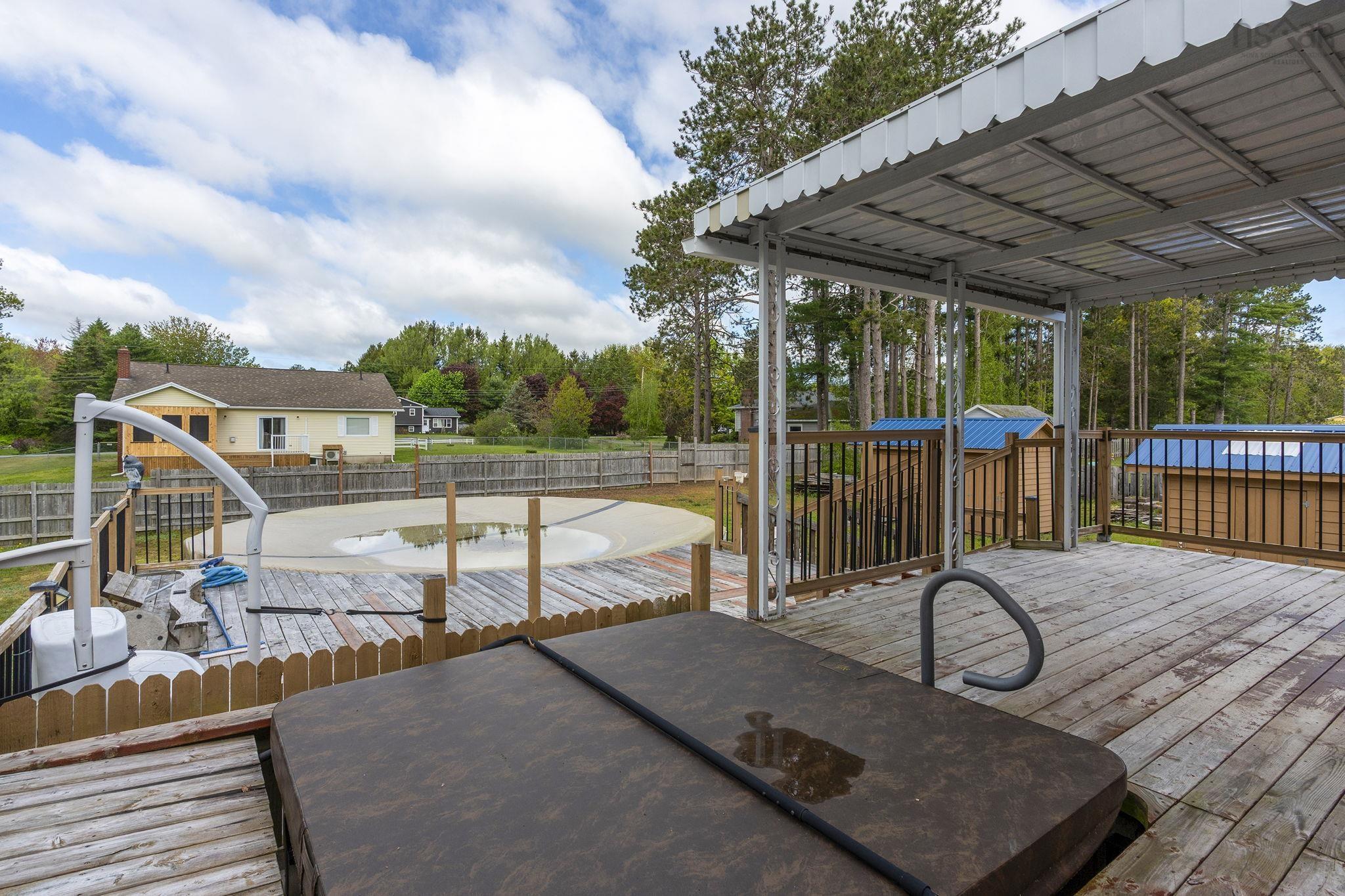 $525,000.00: 23 Valley Road, Wilmot