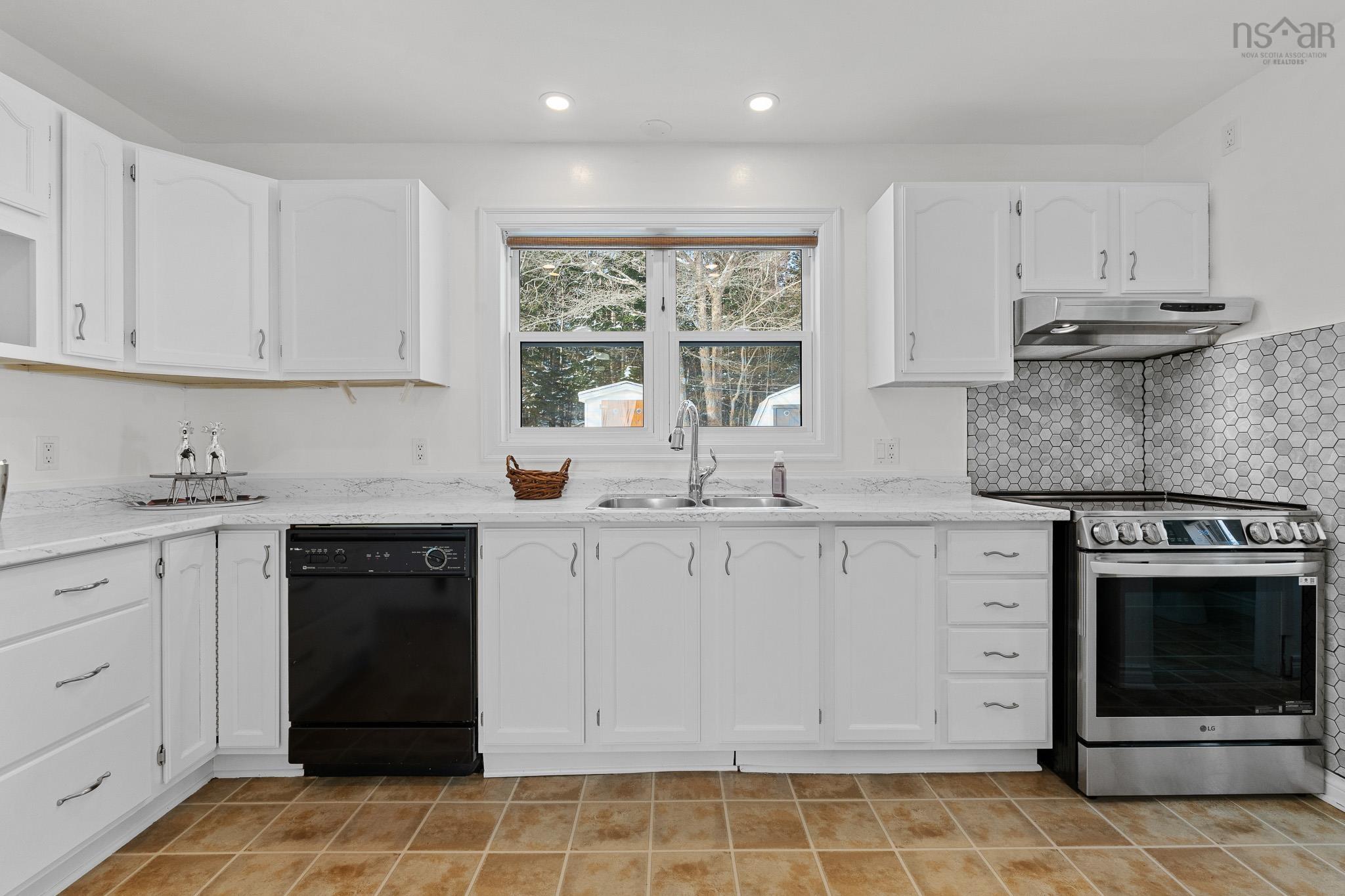 16 Stuart Harris, Dartmouth, NS (MLS 202605642)