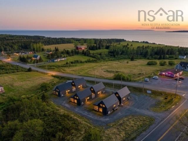 $1,700,000.00: 15 Shore Road, Harbourview