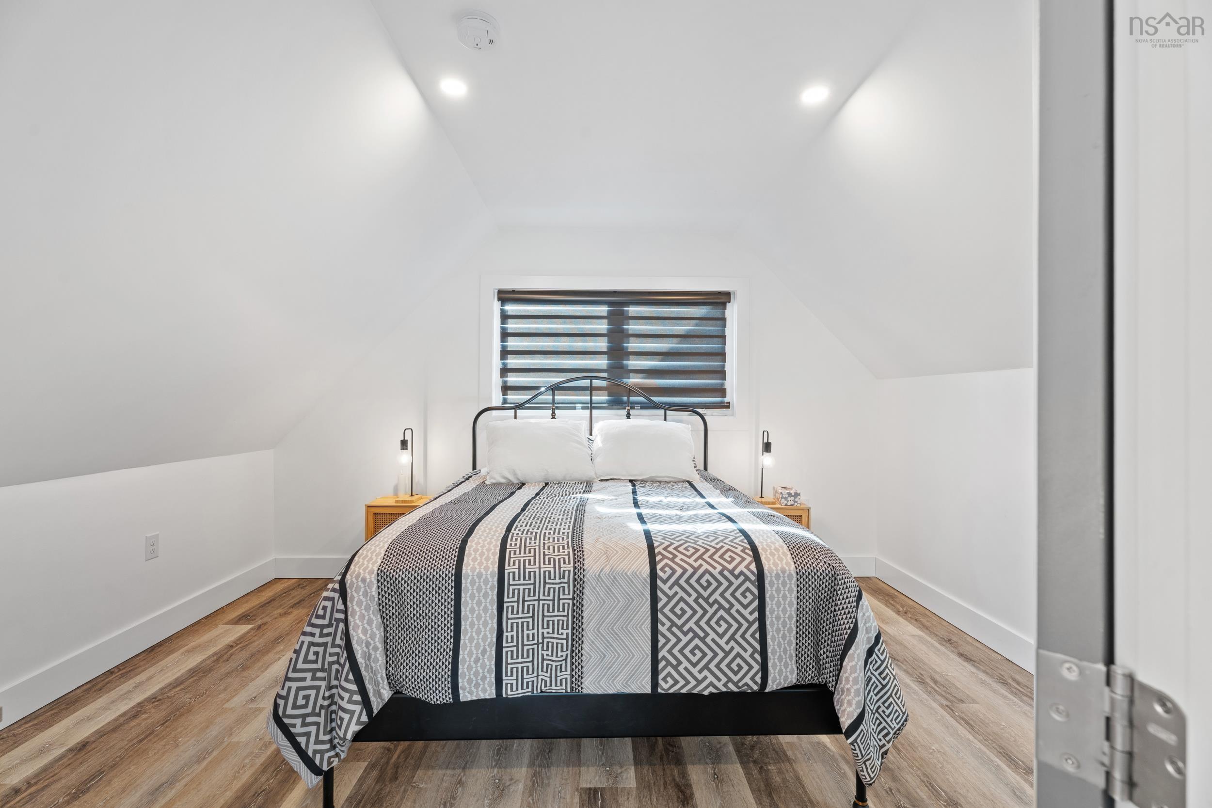 $1,750,000.00: 15 Shore Road, Harbourview