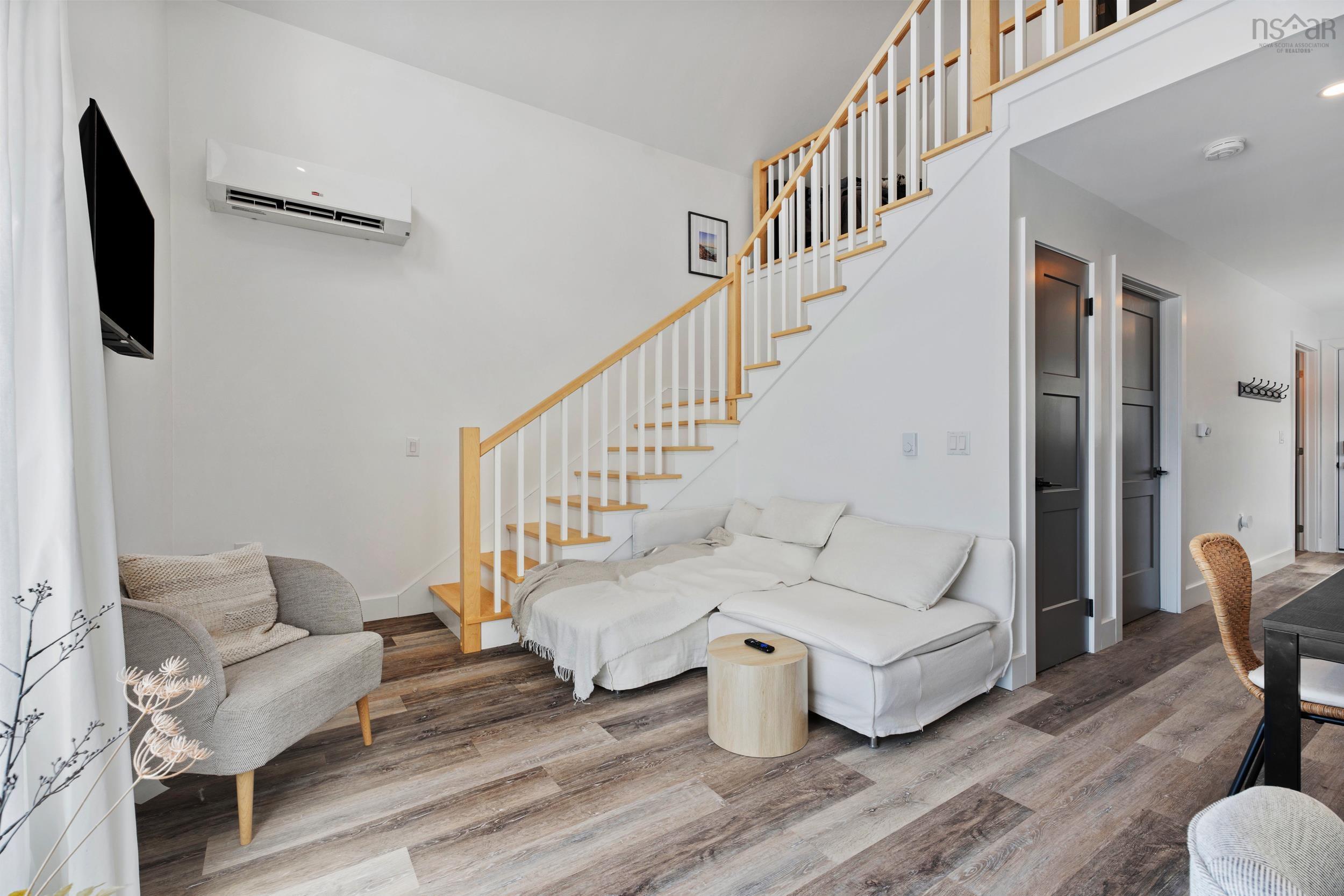 $1,750,000.00: 15 Shore Road, Harbourview