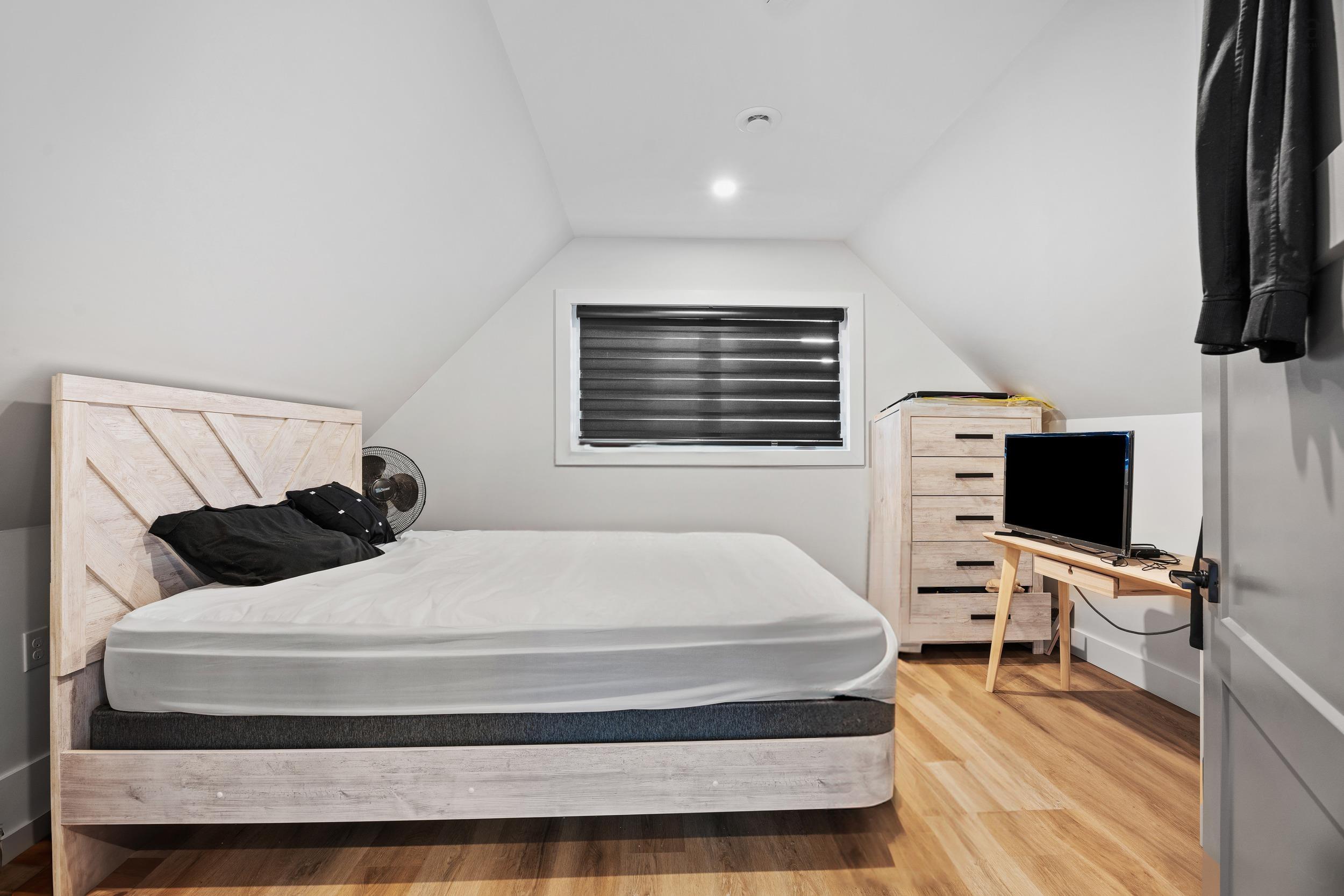 $1,750,000.00: 15 Shore Road, Harbourview