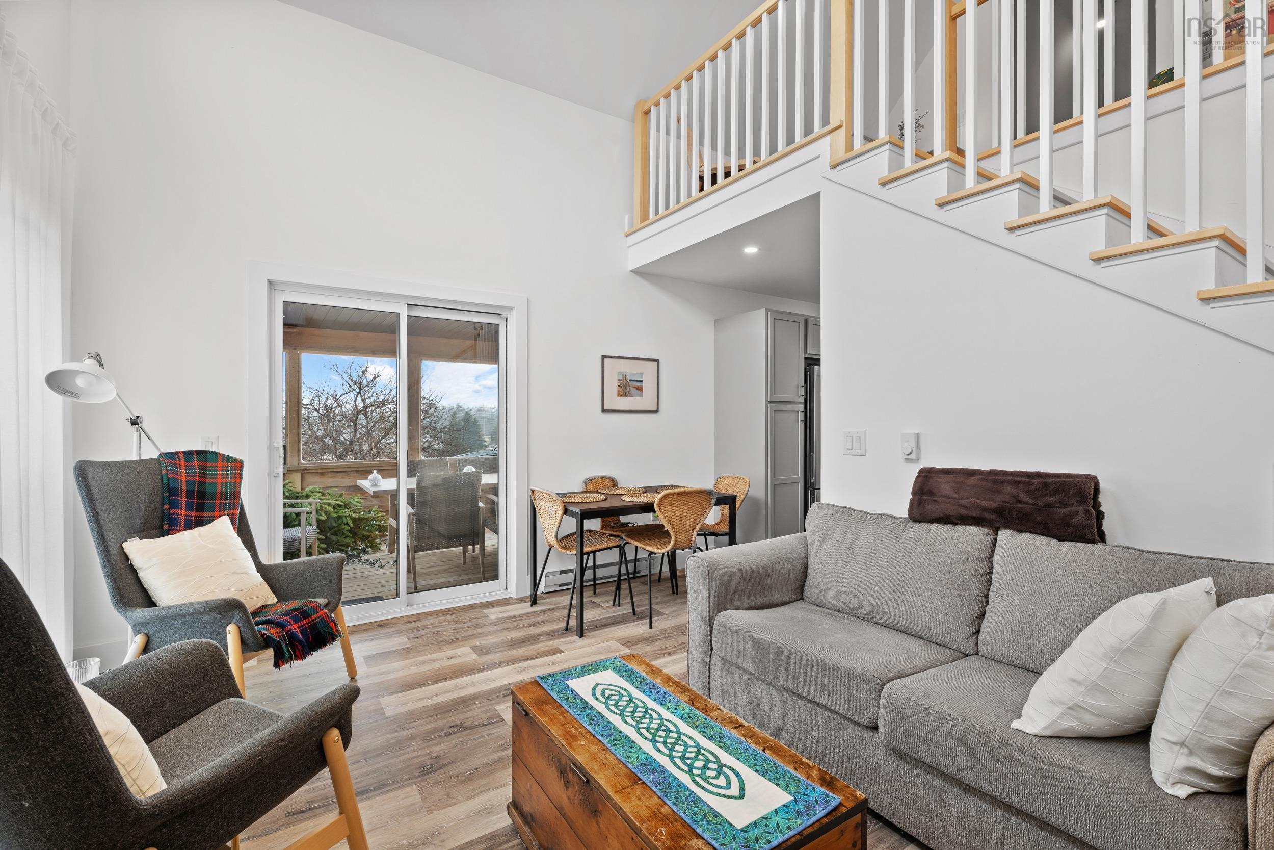 $1,750,000.00: 15 Shore Road, Harbourview