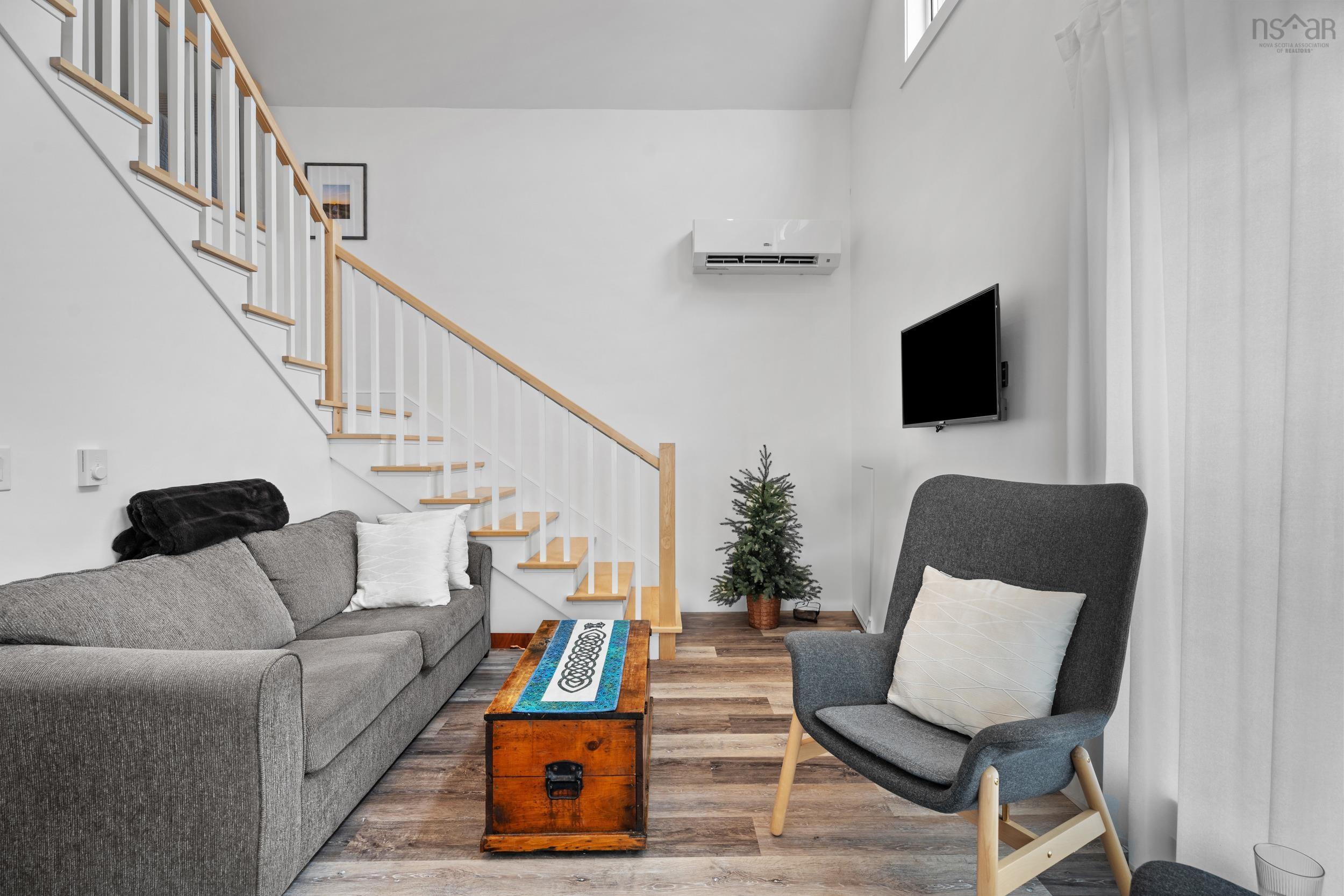 $1,750,000.00: 15 Shore Road, Harbourview