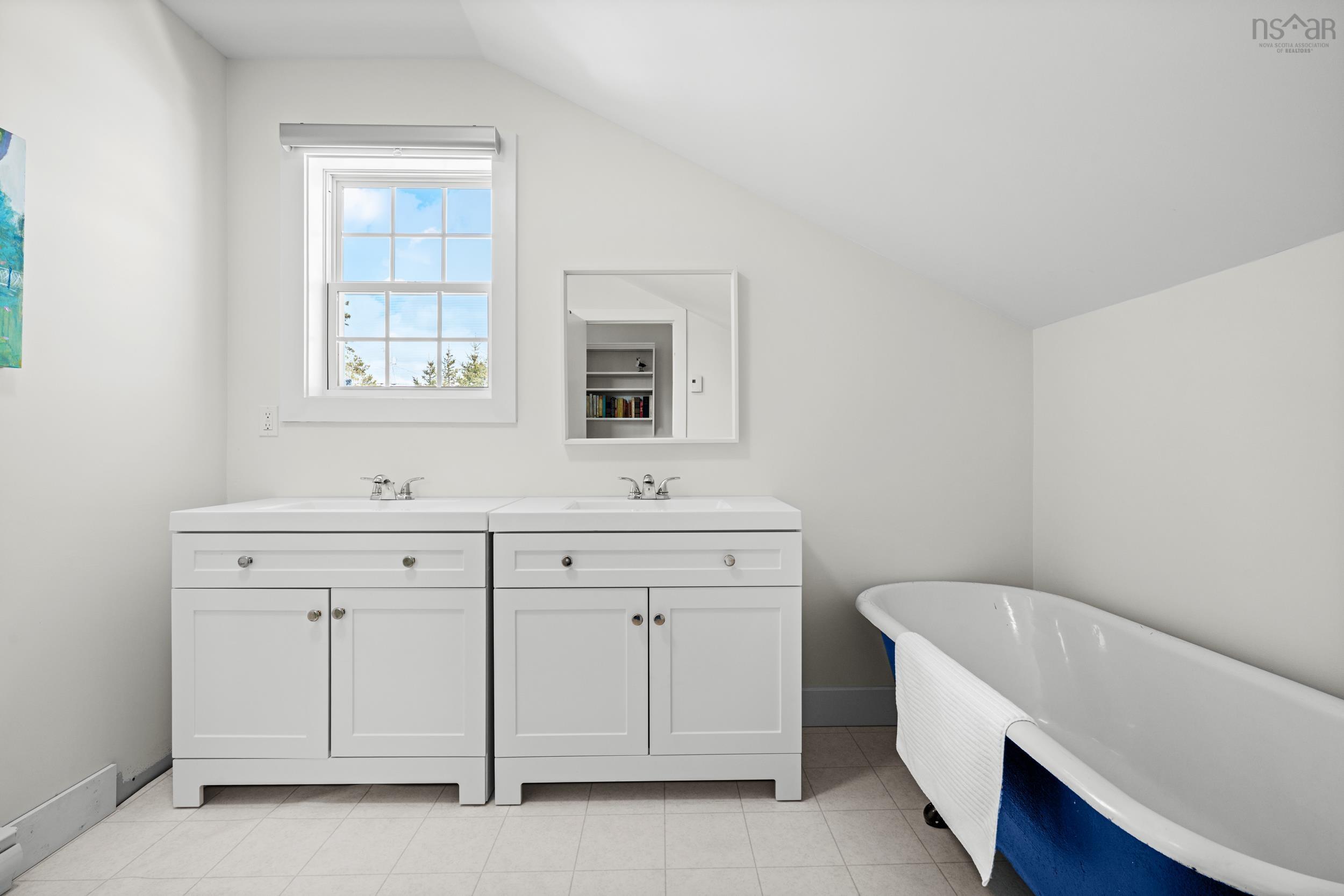 $449,900.00: 566 Little Harbour Road, Little Harbour