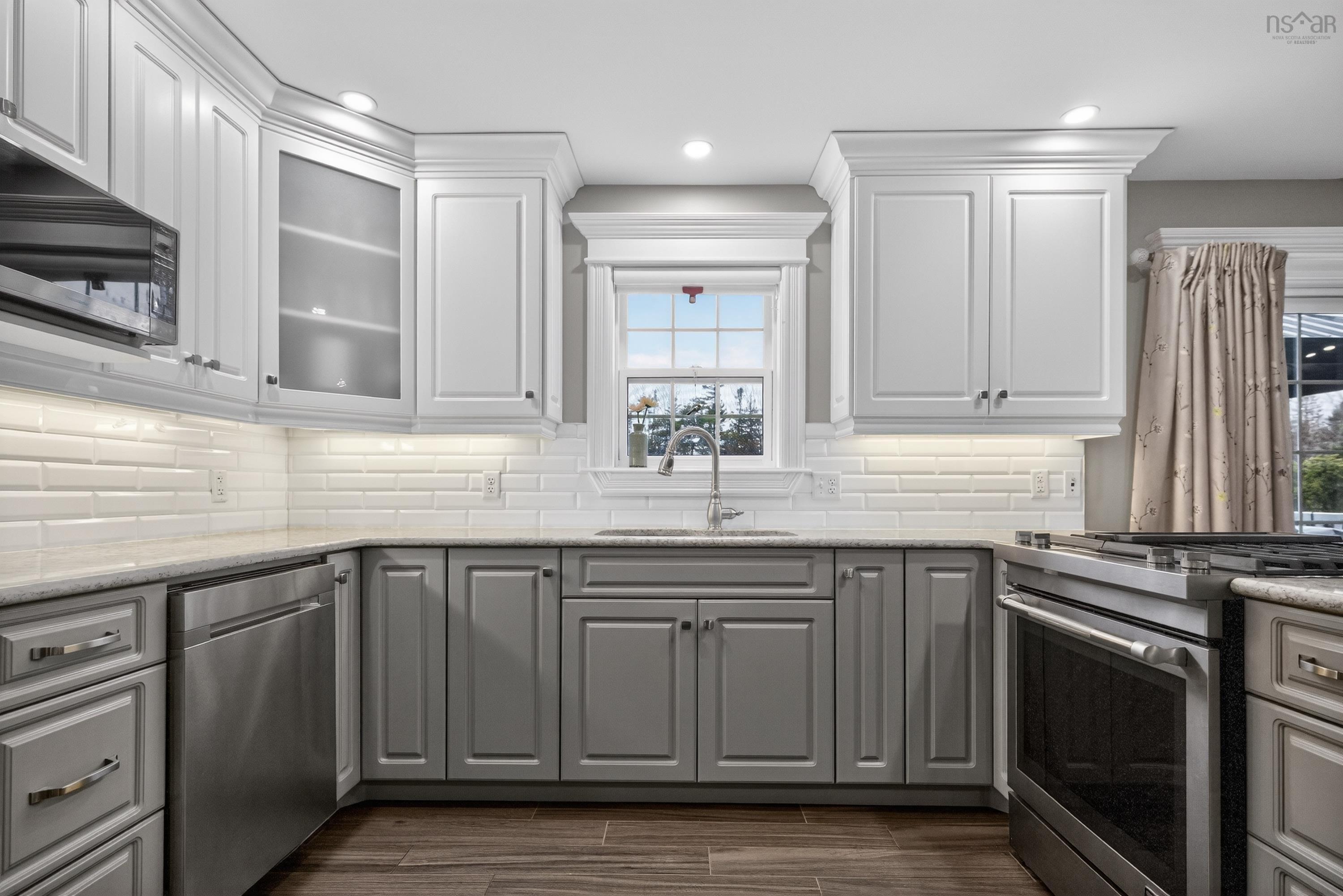 $839,900.00: 40 Sutherland Dr Drive, Fall River