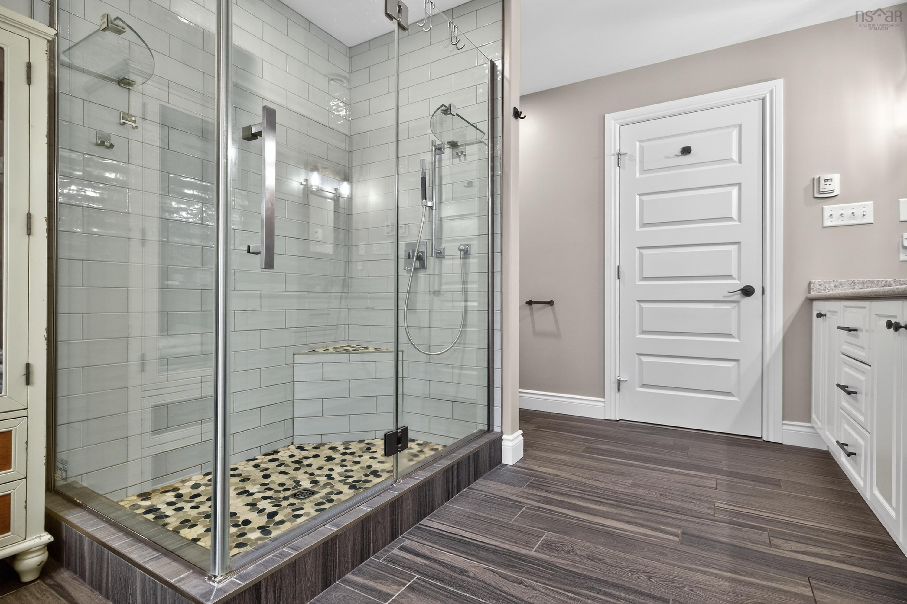 $839,900.00: 40 Sutherland Dr Drive, Fall River