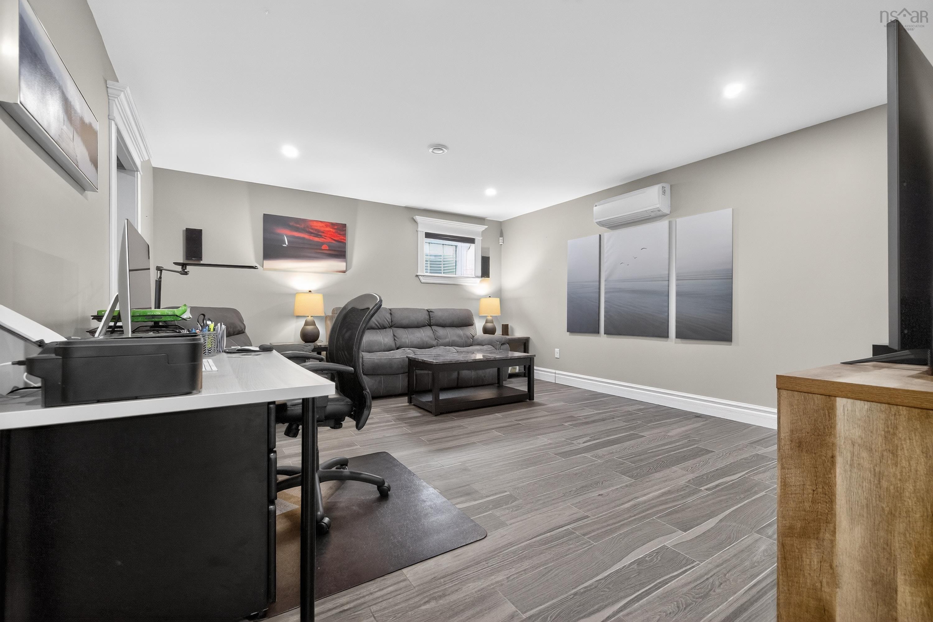 $839,900.00: 40 Sutherland Dr Drive, Fall River