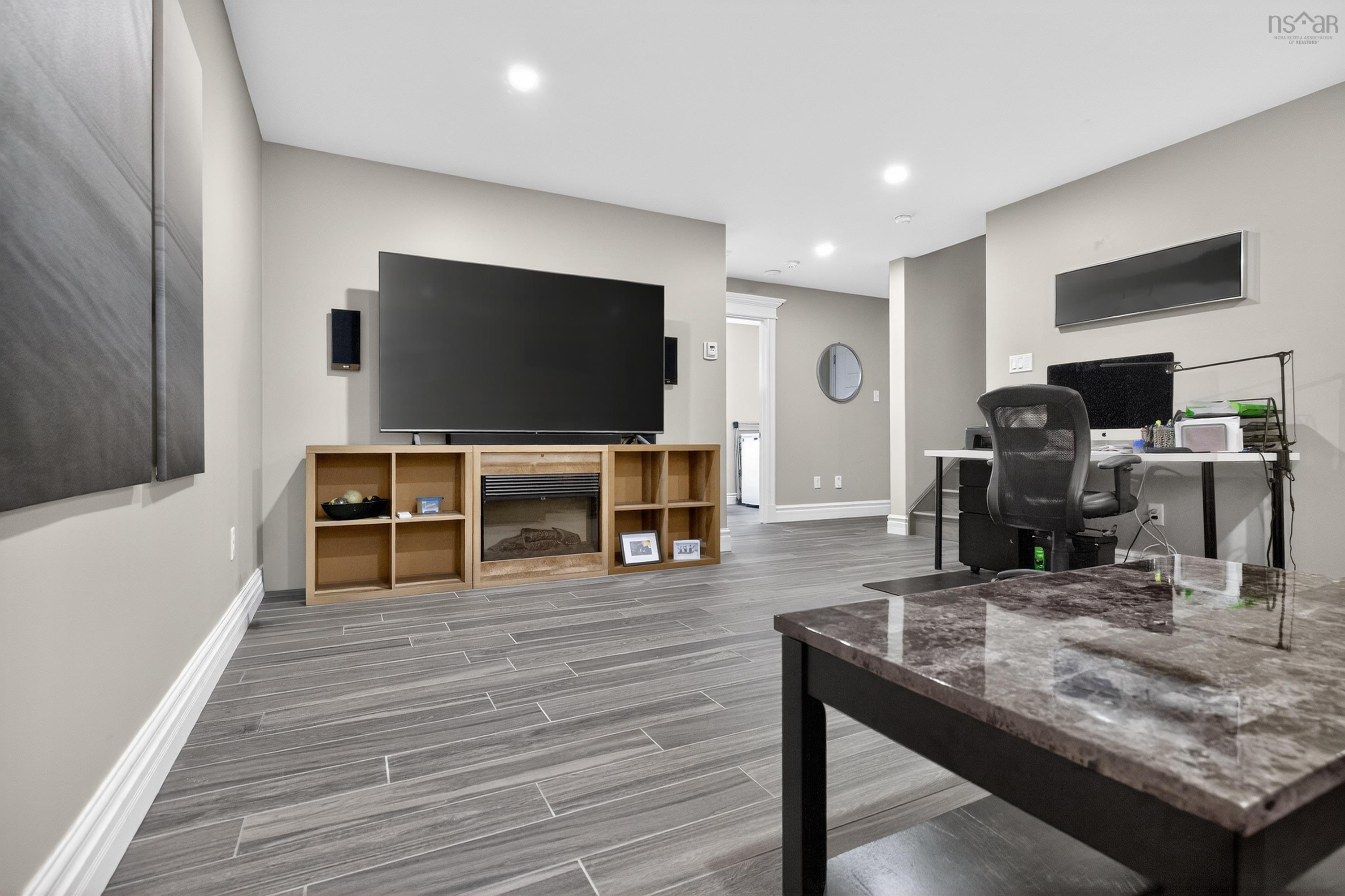 $839,900.00: 40 Sutherland Dr Drive, Fall River