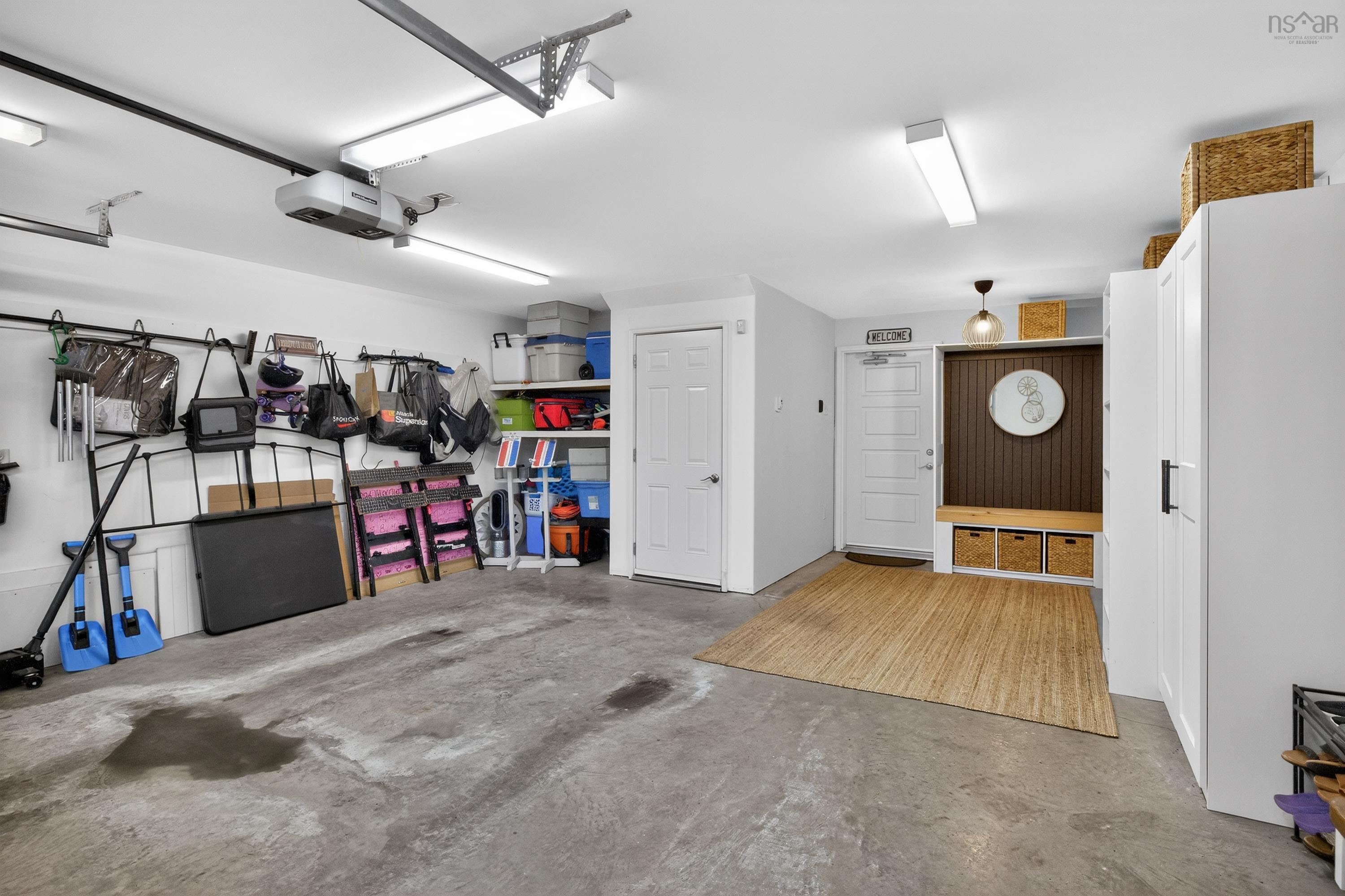 $839,900.00: 40 Sutherland Dr Drive, Fall River