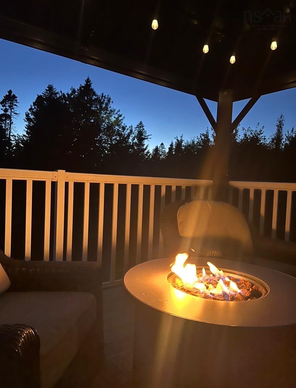 $839,900.00: 40 Sutherland Dr Drive, Fall River