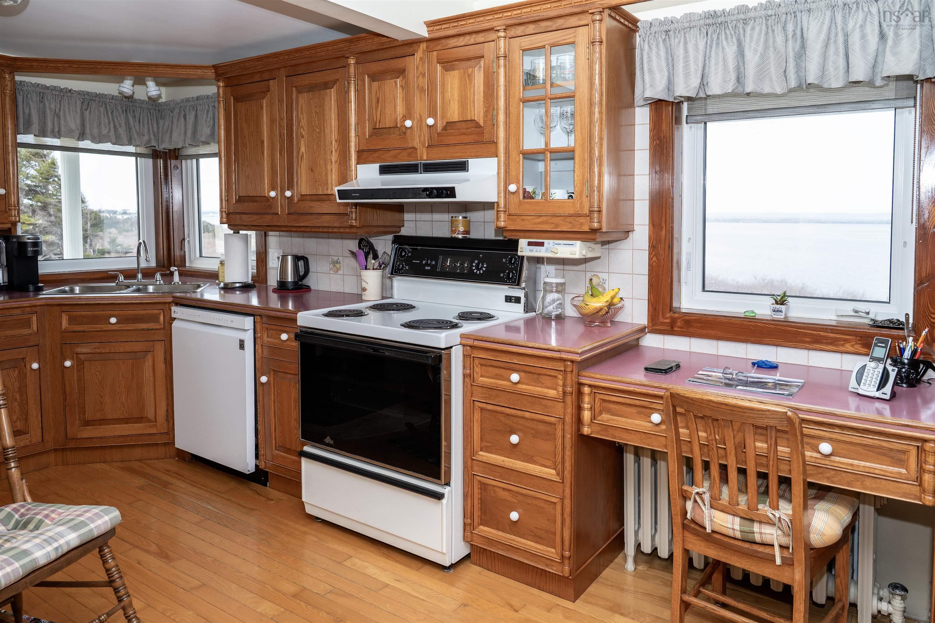 $399,900.00: 3403 HIGHWAY 28, Victoria Mines