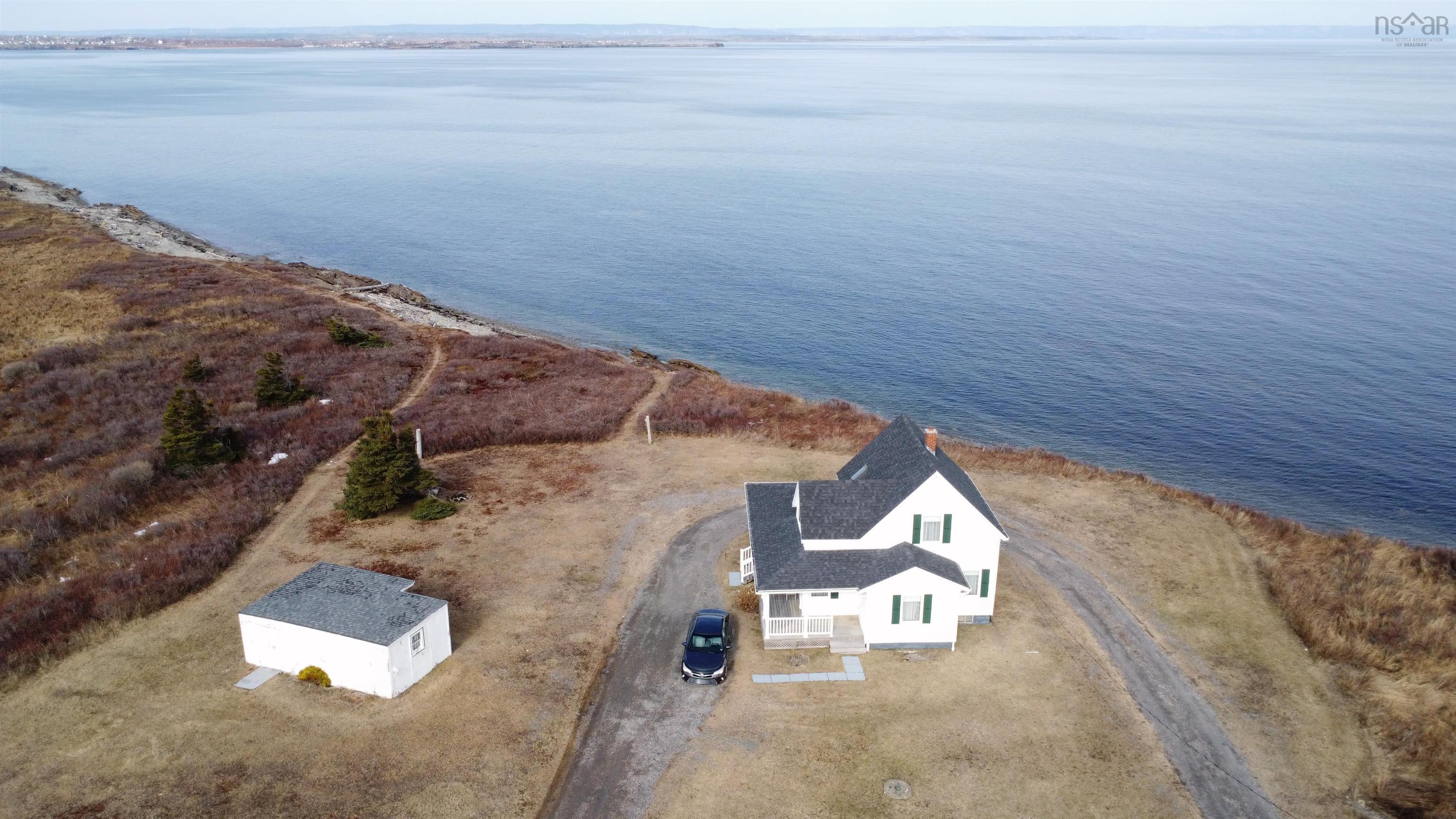 $399,900.00: 3403 HIGHWAY 28, Victoria Mines