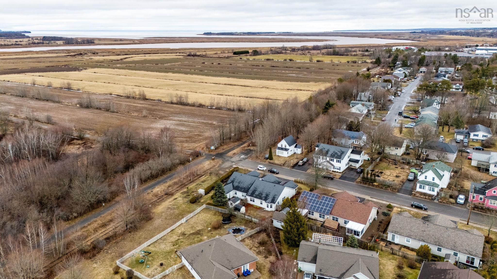 $450,000.00: 40 Cherry Lane, Wolfville