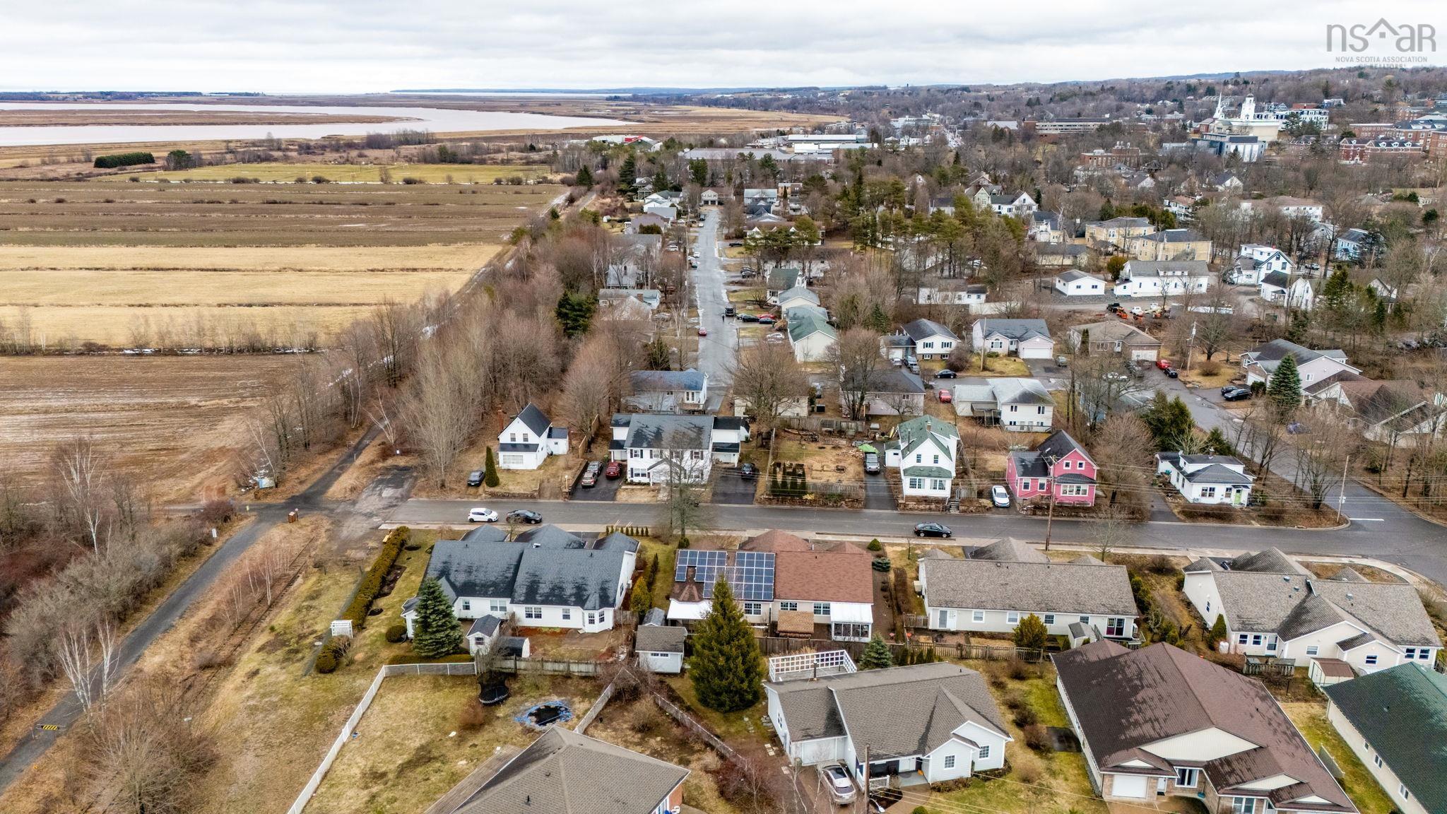 $450,000.00: 40 Cherry Lane, Wolfville
