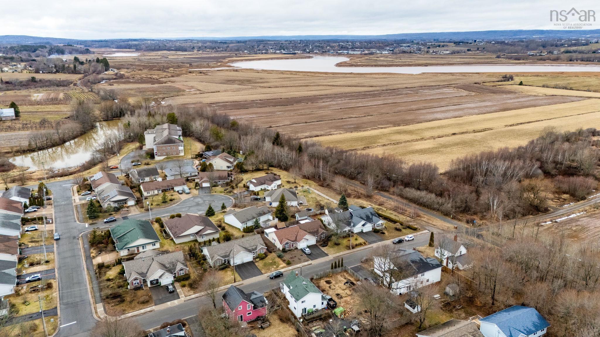 $450,000.00: 40 Cherry Lane, Wolfville