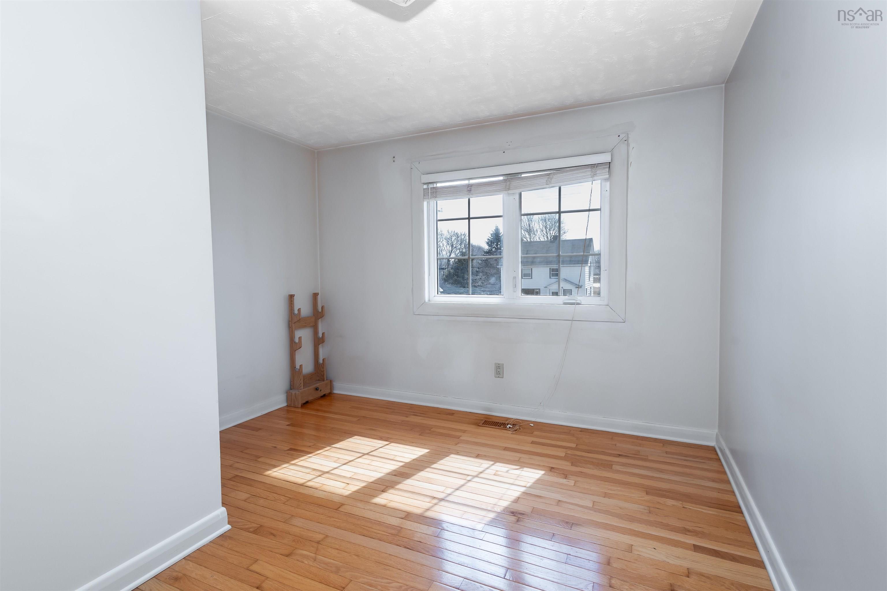 $279,900.00: 992 Westmount Road, Westmount