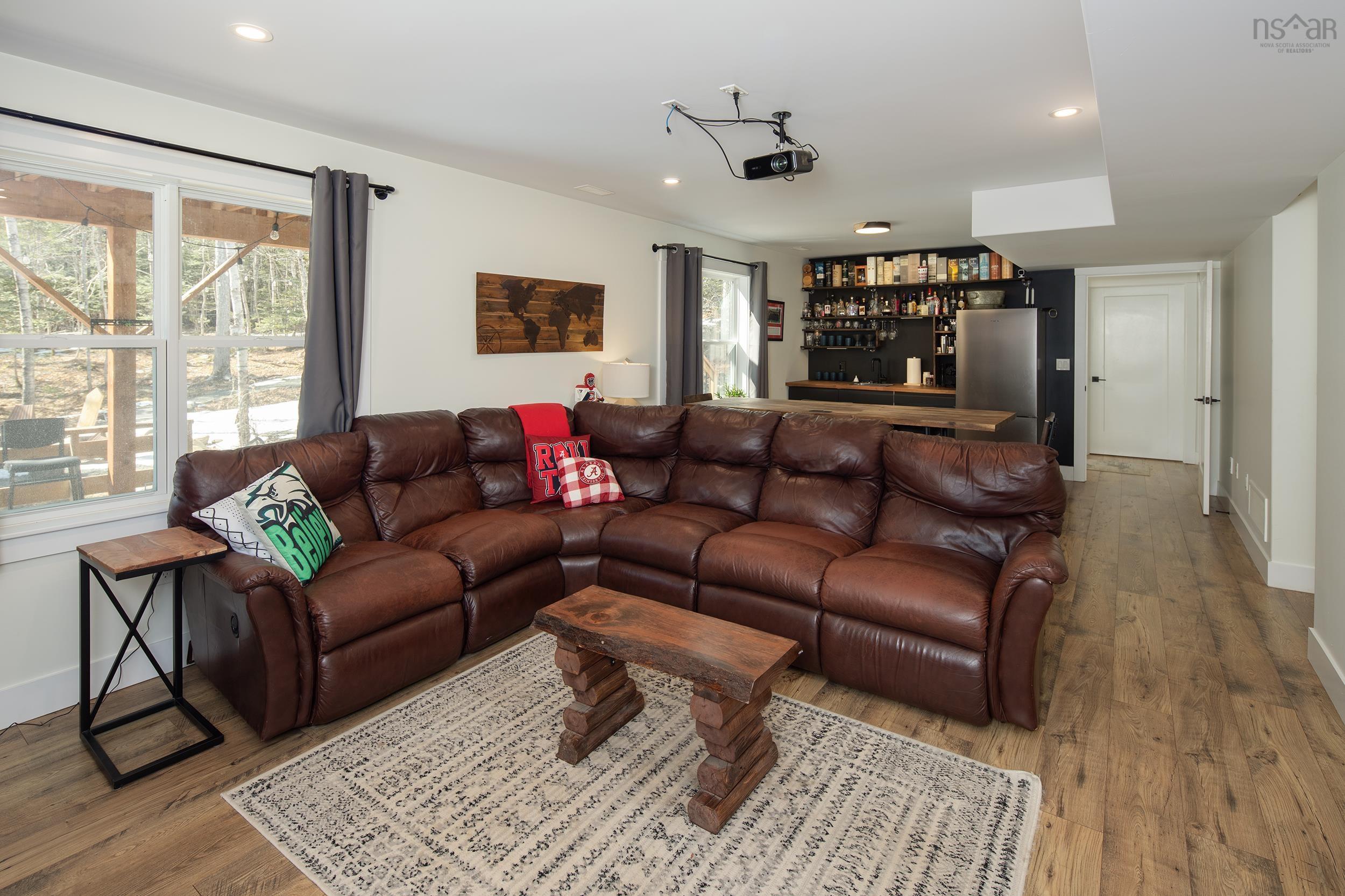 $699,000.00: 86 Jorphie Drive, Lewis Lake