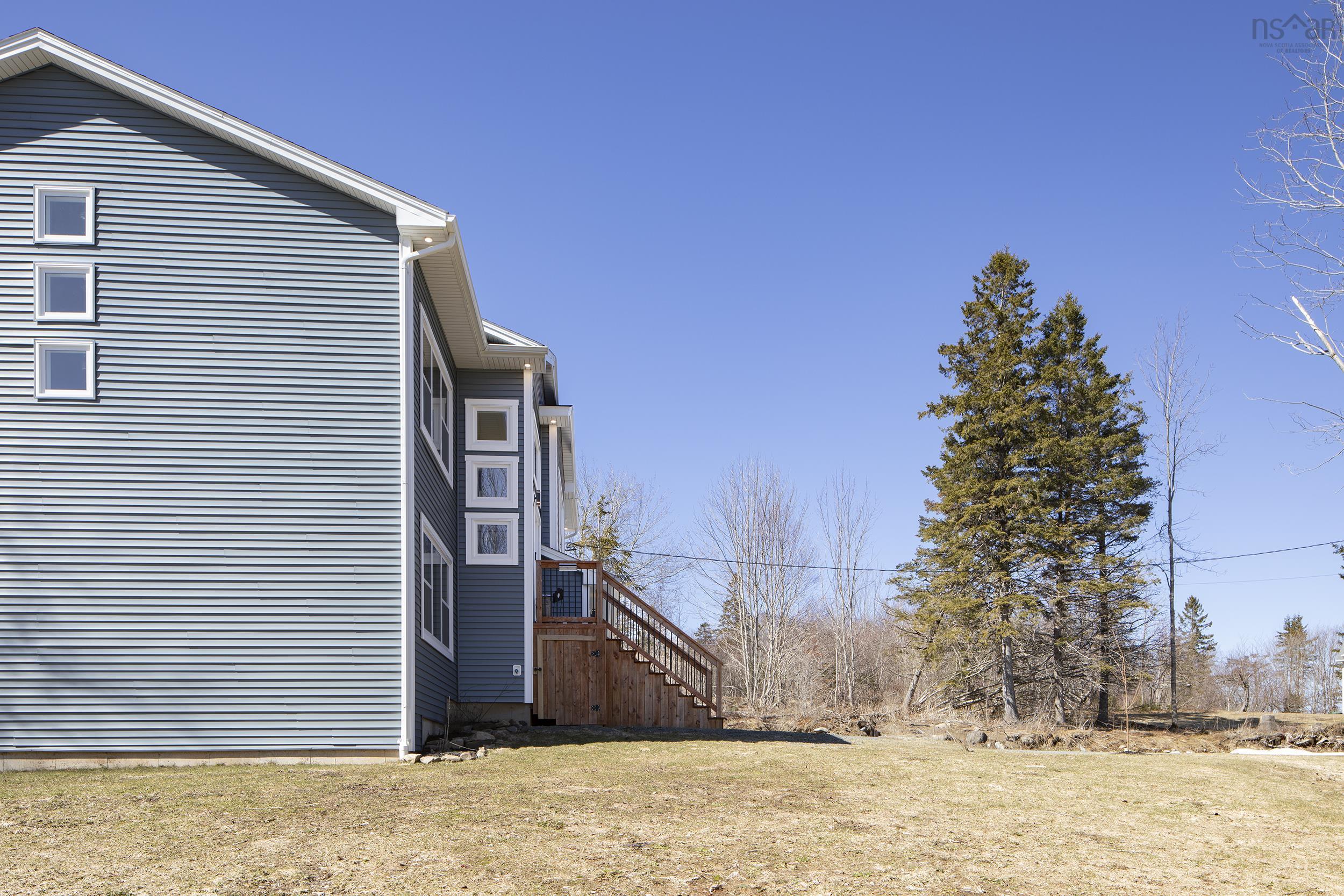 $699,000.00: 86 Jorphie Drive, Lewis Lake