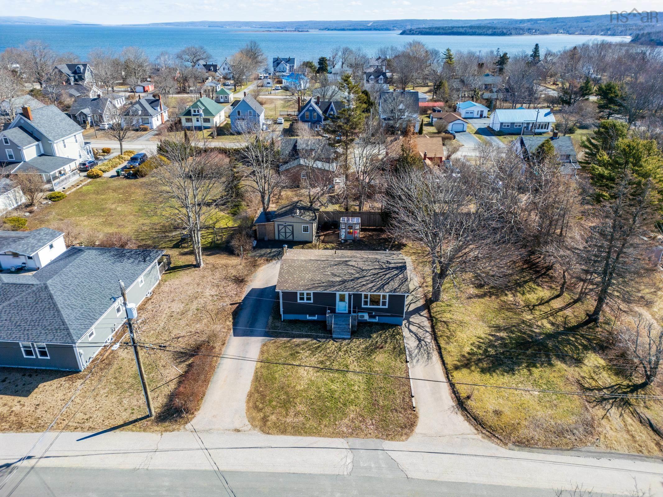 $375,000.00: 56 Second Avenue, Digby