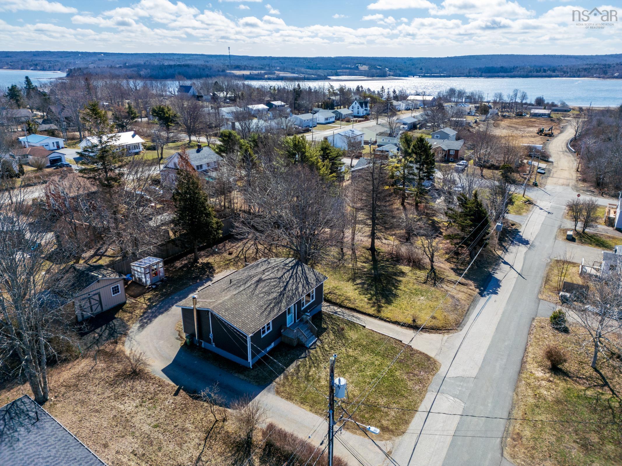 $375,000.00: 56 Second Avenue, Digby