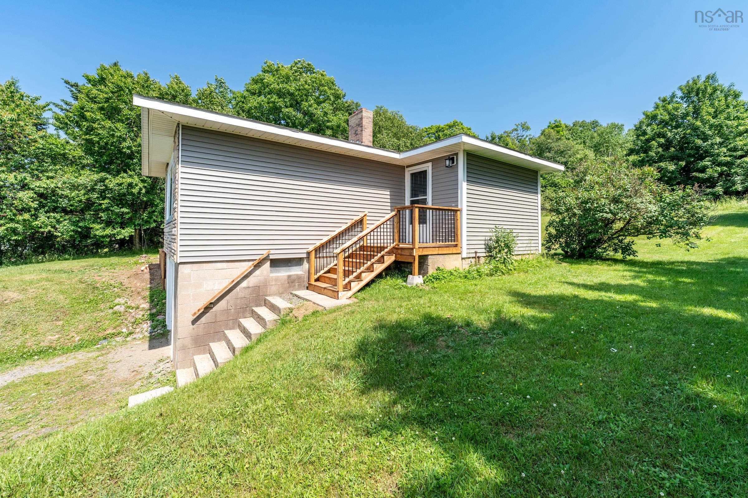 $299,000.00: 172 Highway 1, Smiths Cove