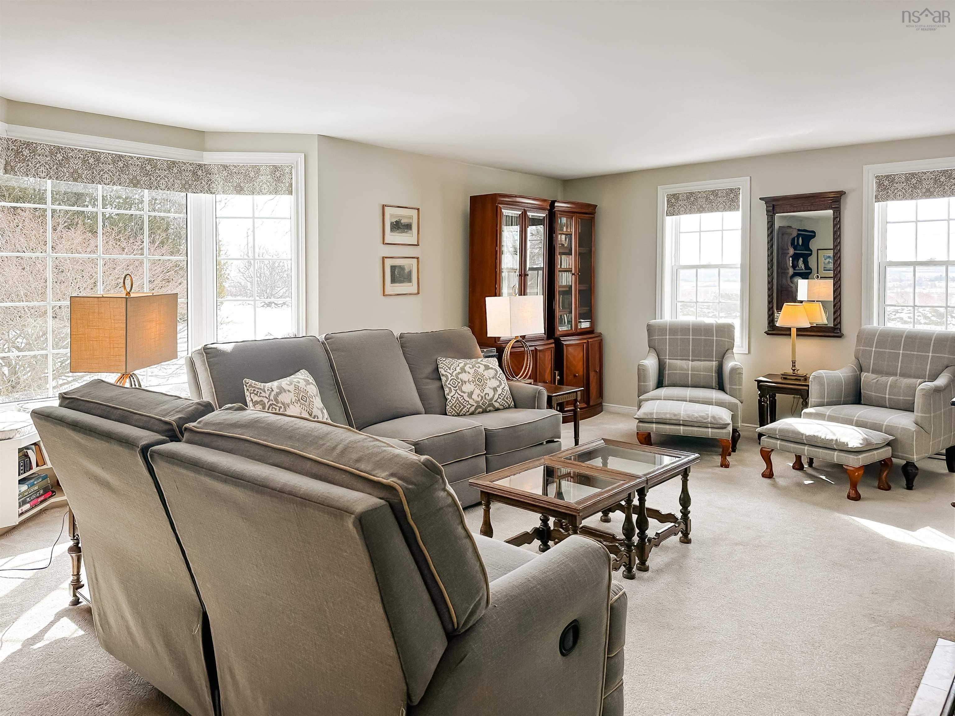 $749,900.00: 567 Canard Street, Lower Canard