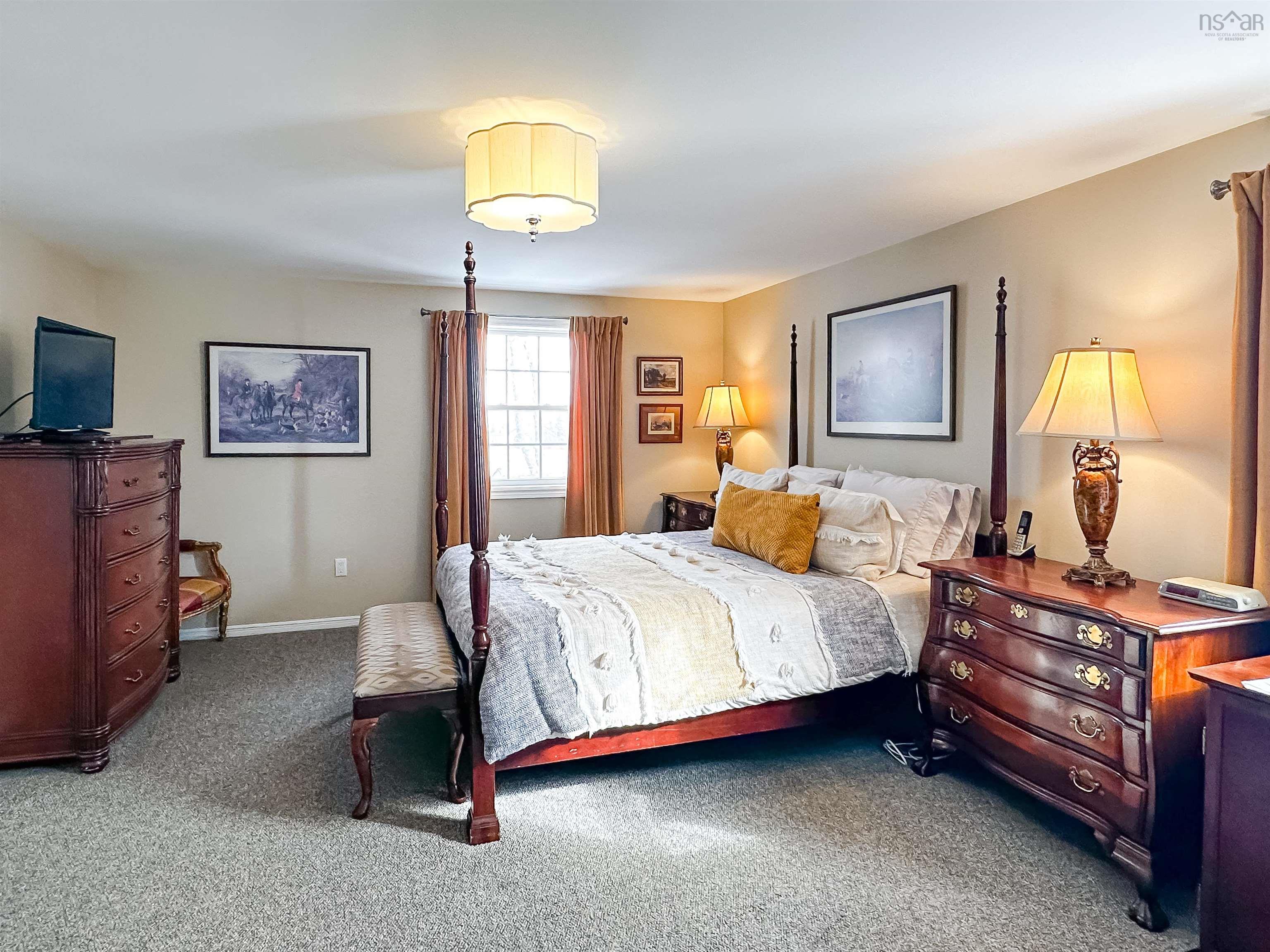 $749,900.00: 567 Canard Street, Lower Canard