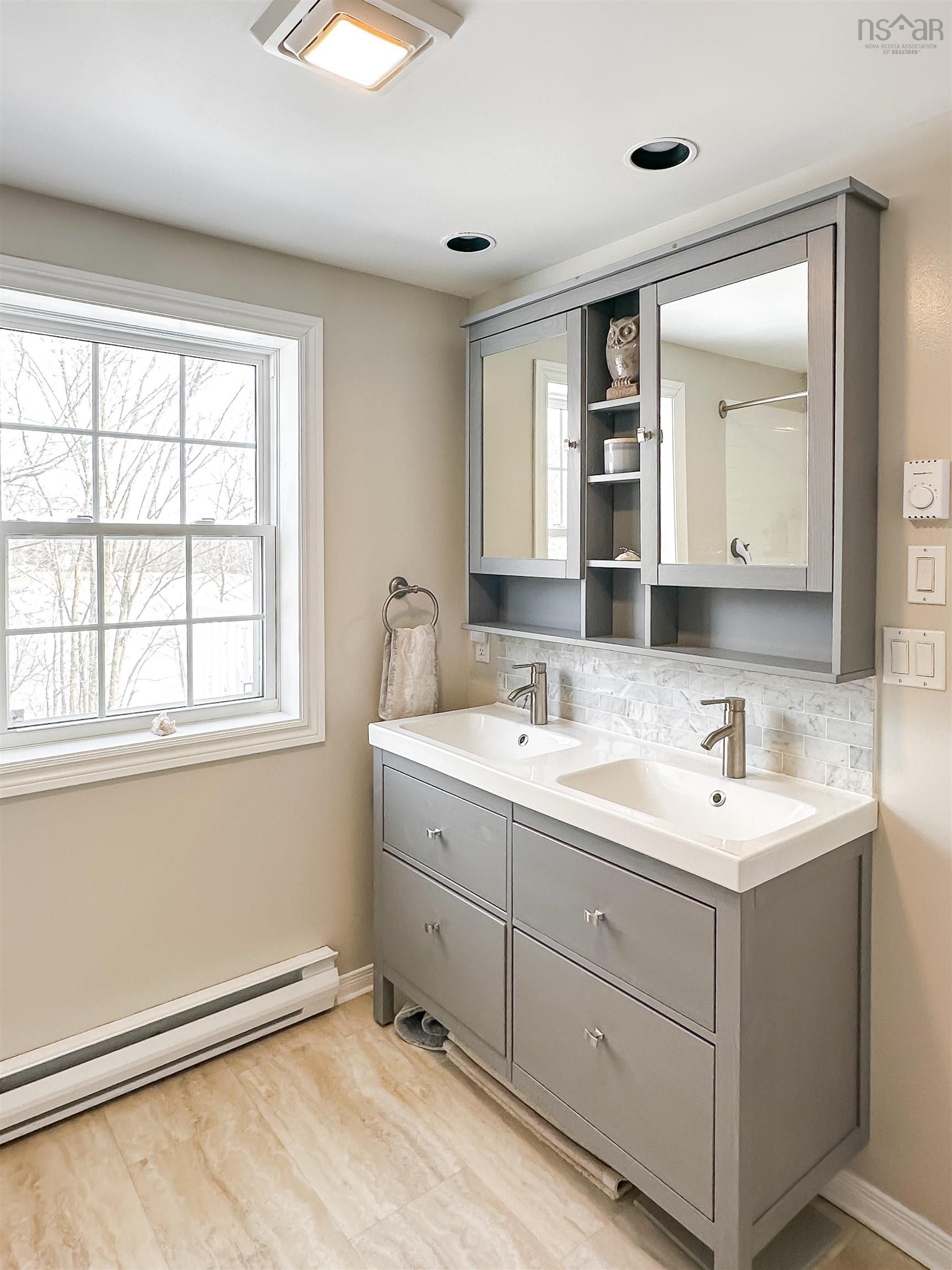 $749,900.00: 567 Canard Street, Lower Canard