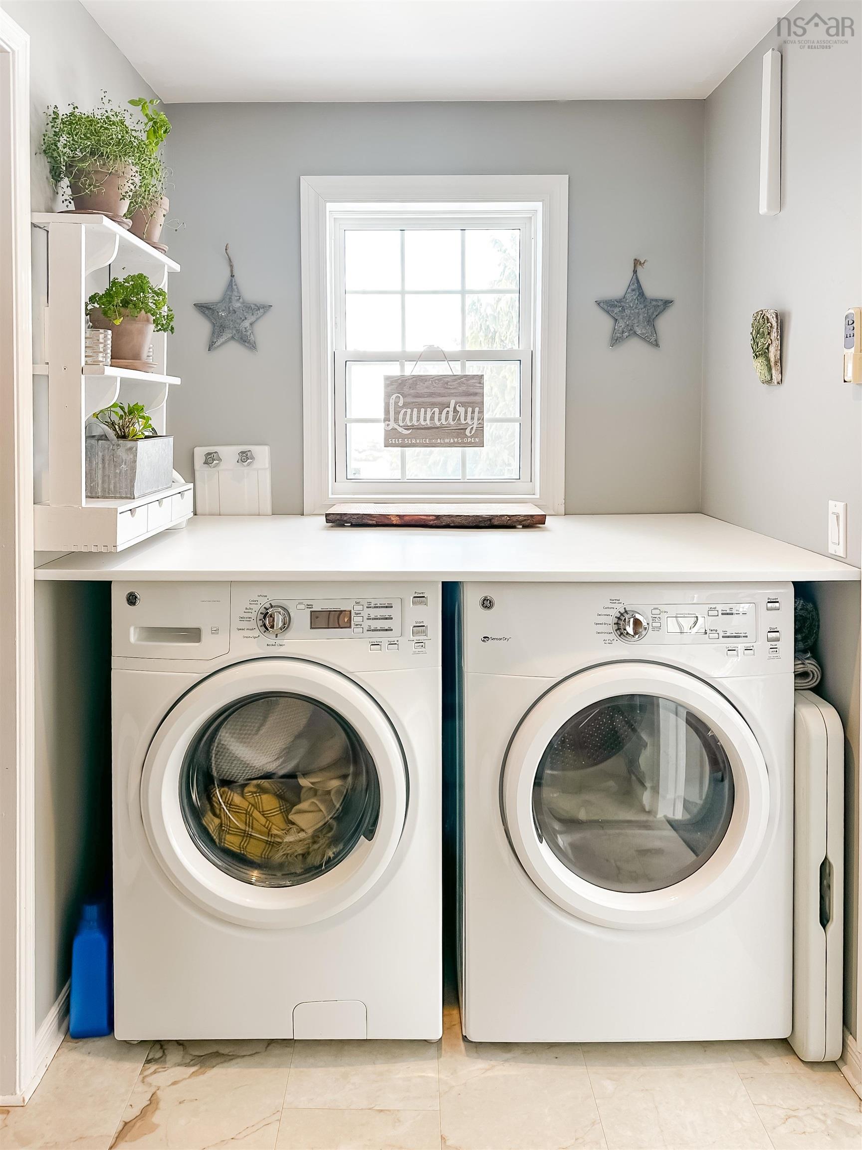 $749,900.00: 567 Canard Street, Lower Canard