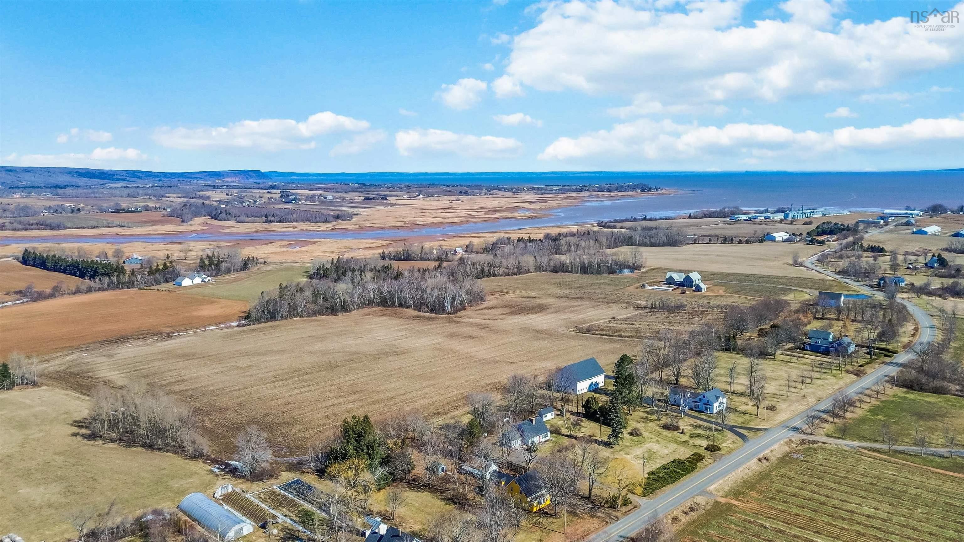 $749,900.00: 567 Canard Street, Lower Canard