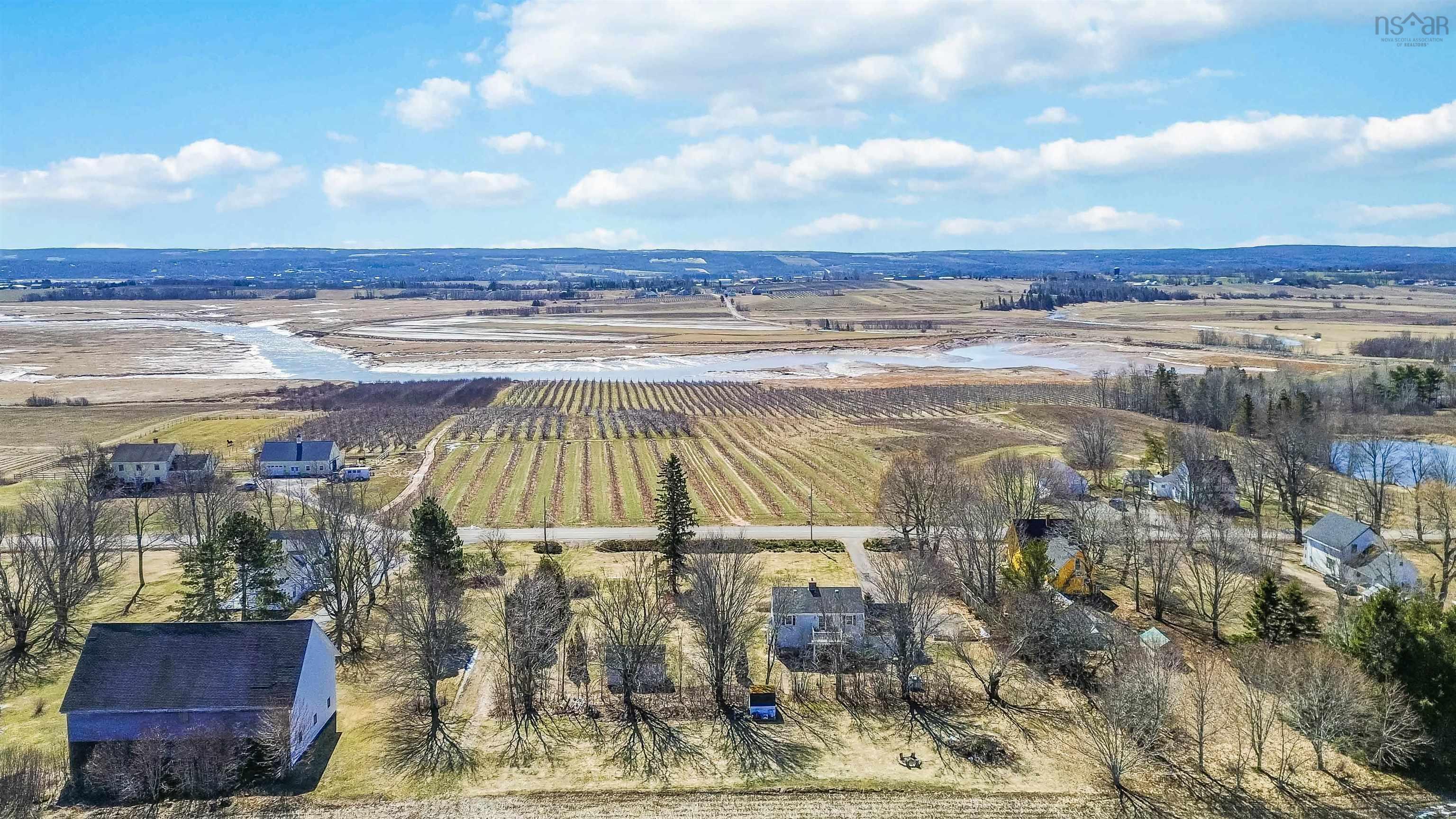 $749,900.00: 567 Canard Street, Lower Canard