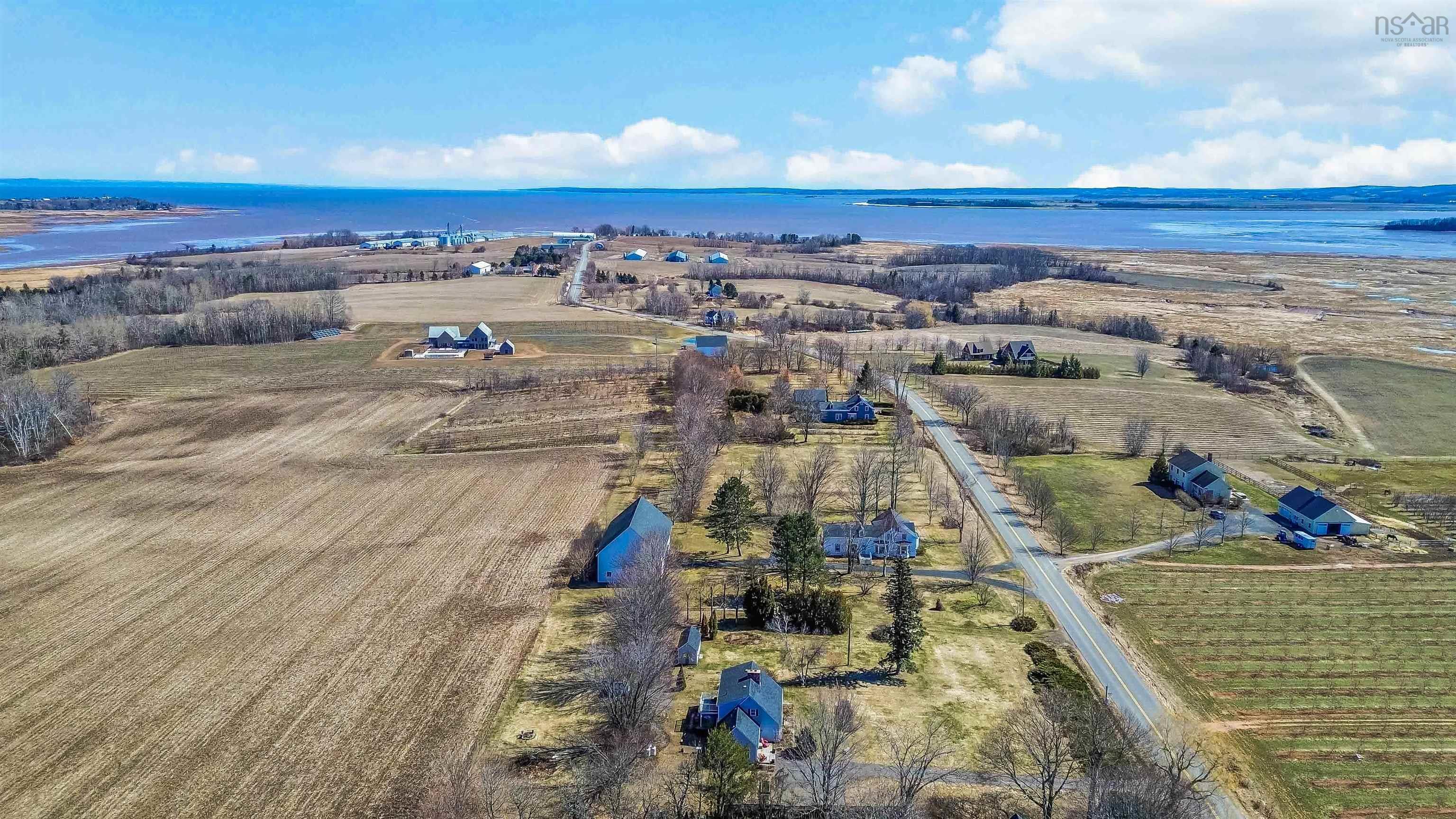 $749,900.00: 567 Canard Street, Lower Canard