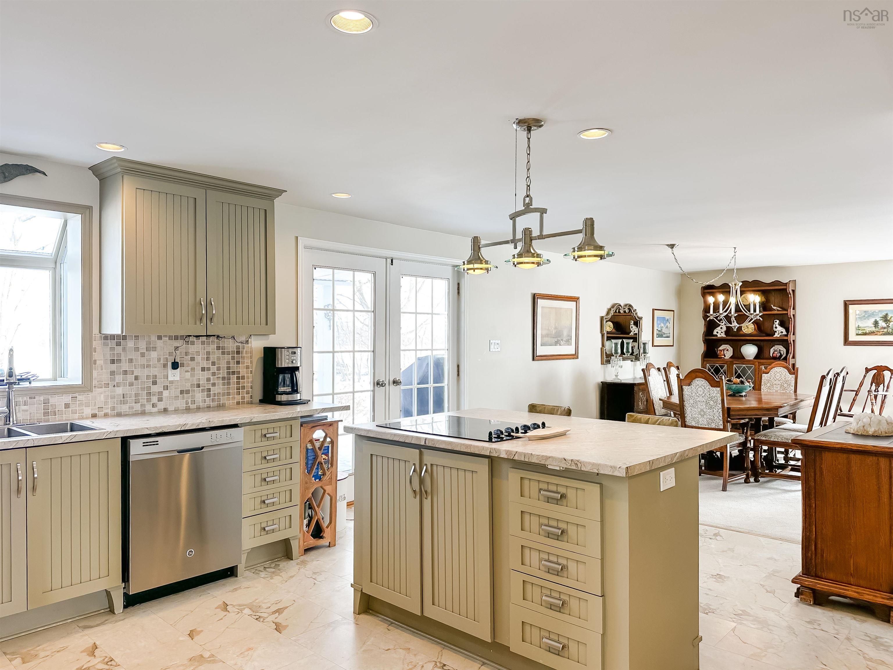 $749,900.00: 567 Canard Street, Lower Canard