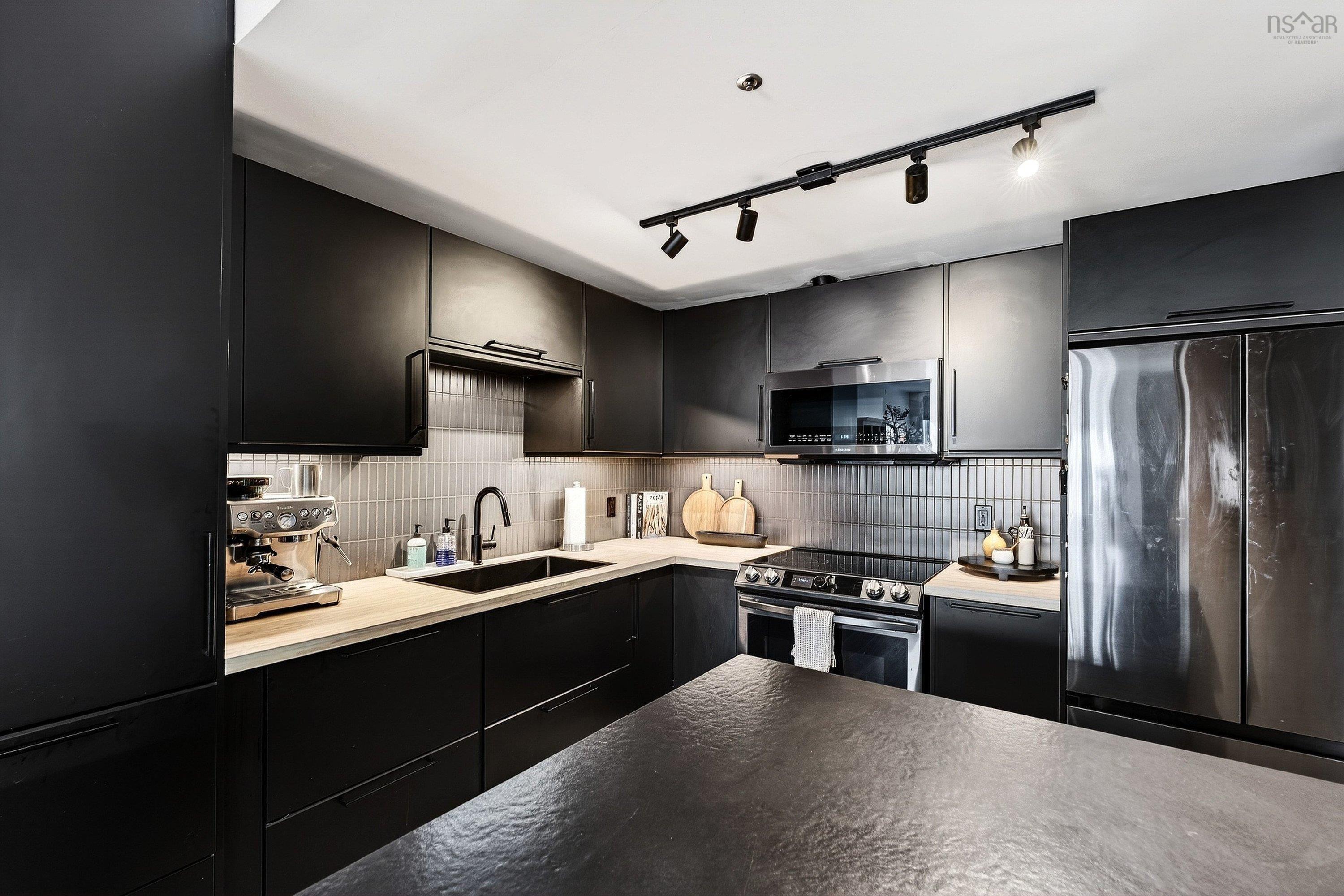 $465,000.00: 214 1326 Lower Water Street, Halifax