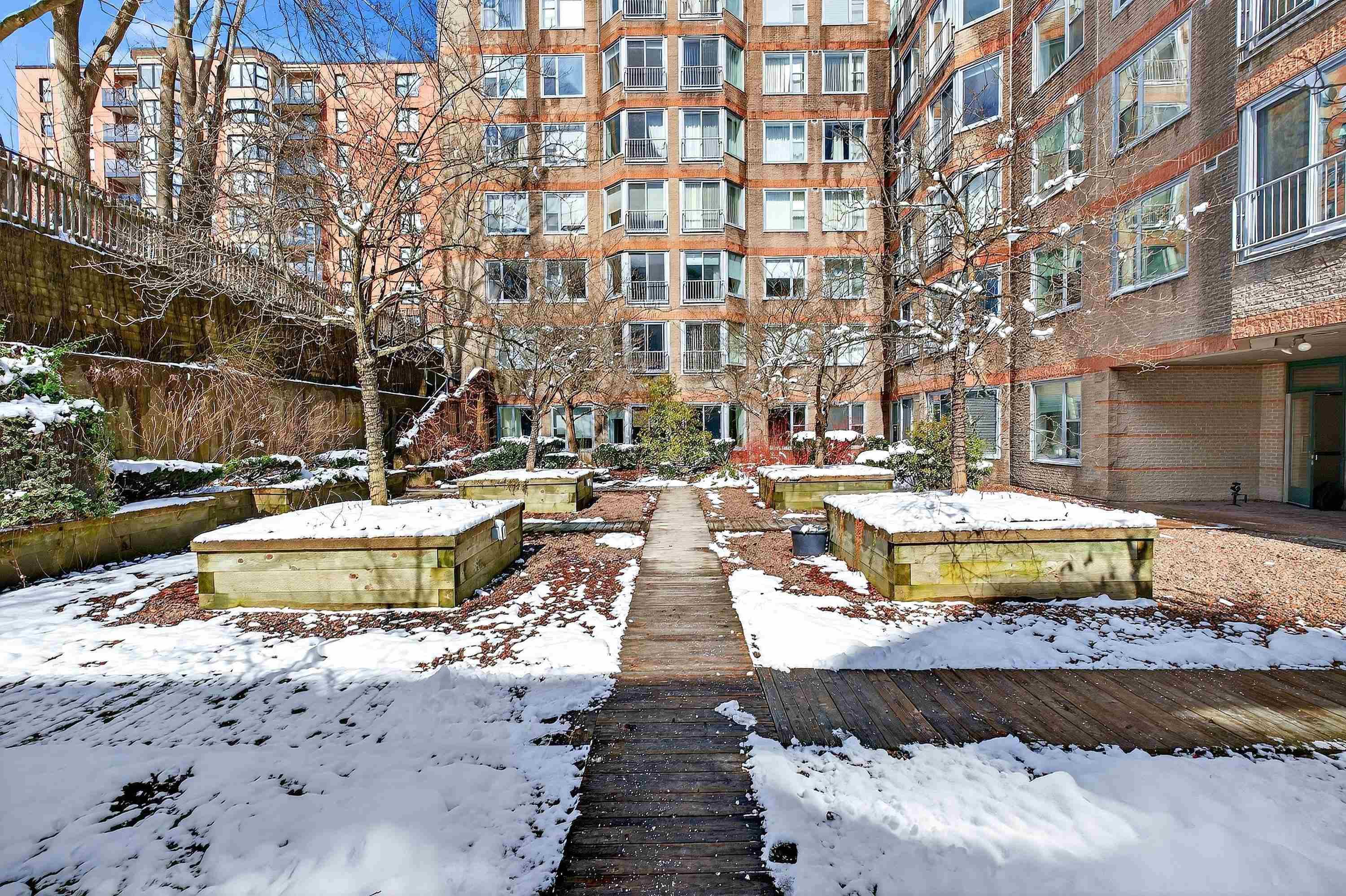 $465,000.00: 214 1326 Lower Water Street, Halifax