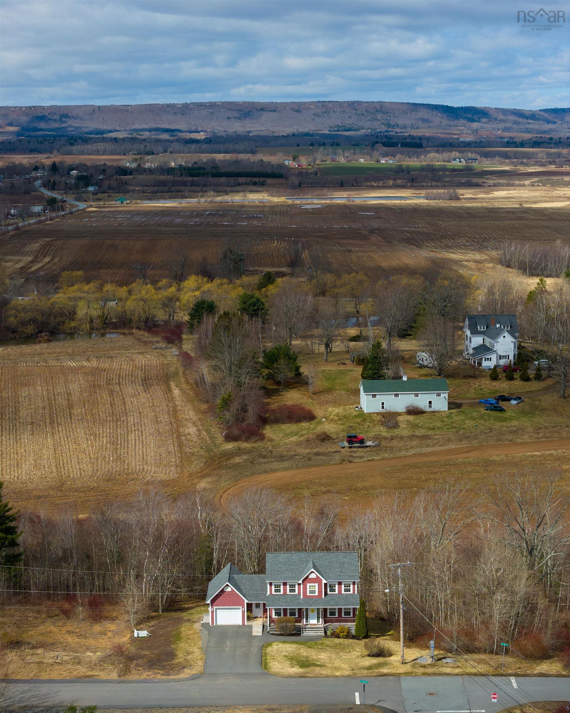 $629,900.00: 2 Golden Eagle Drive, North Kentville