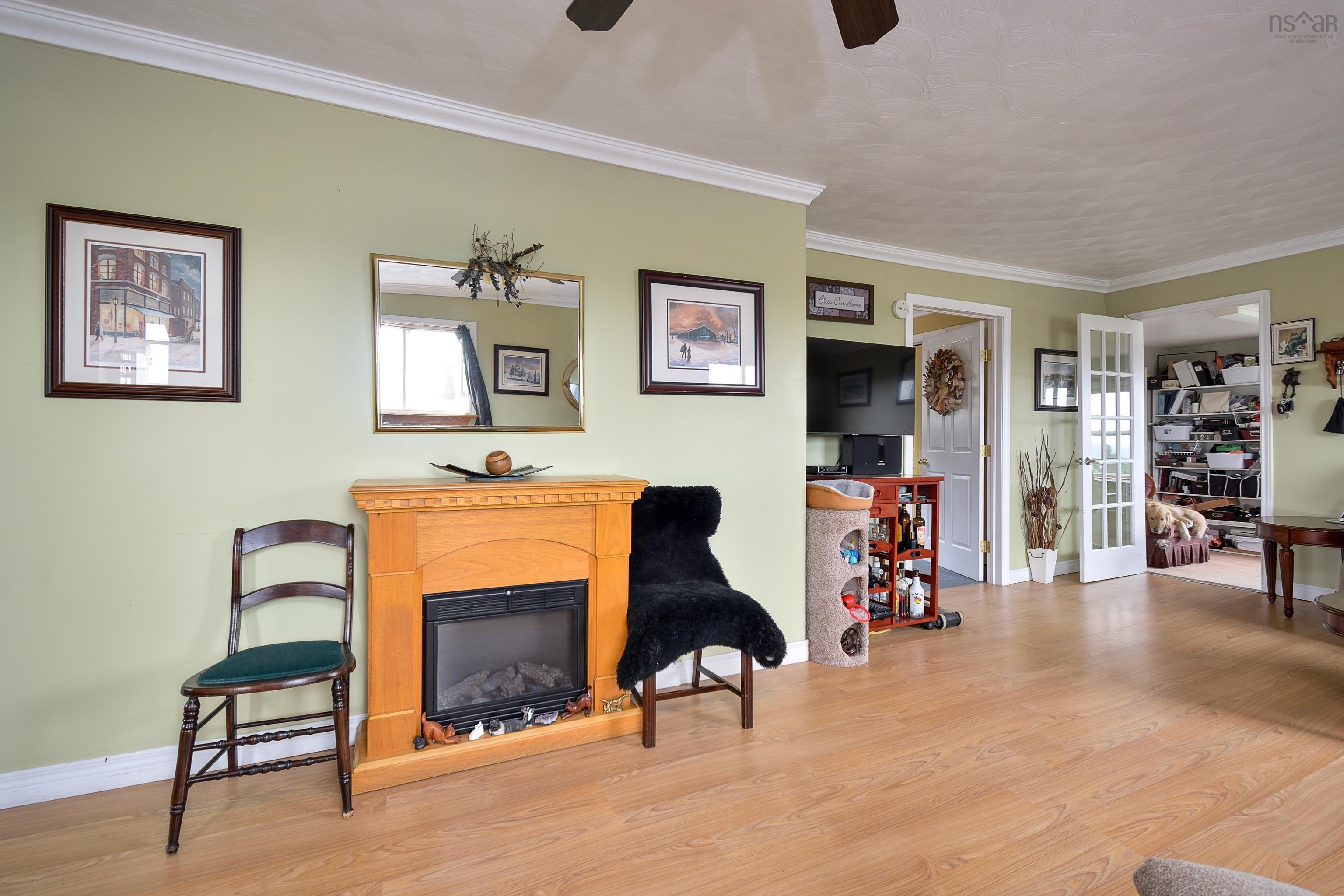 $299,999.00: 785 105 Highway, Boularderie East