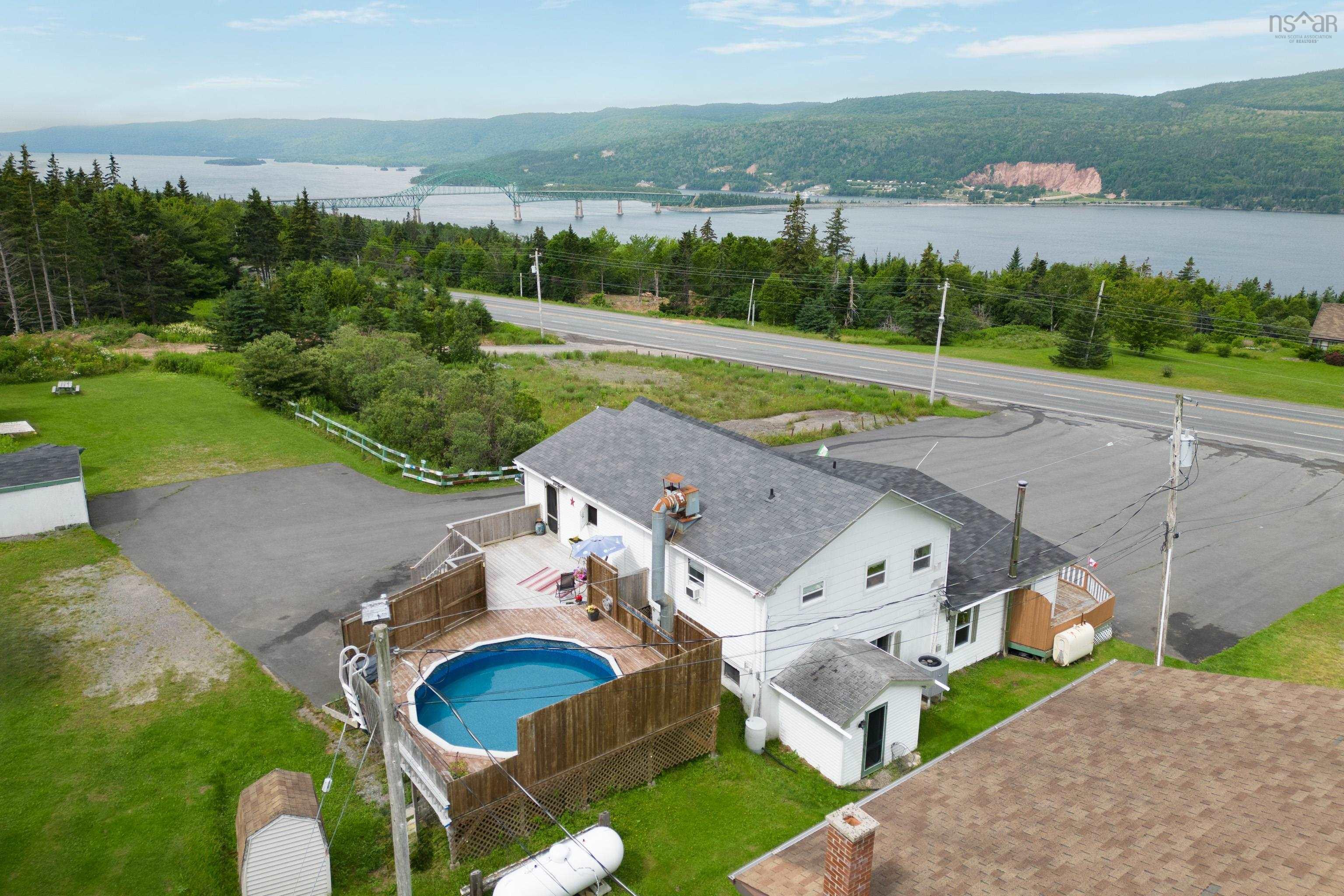 $299,999.00: 785 105 Highway, Boularderie East