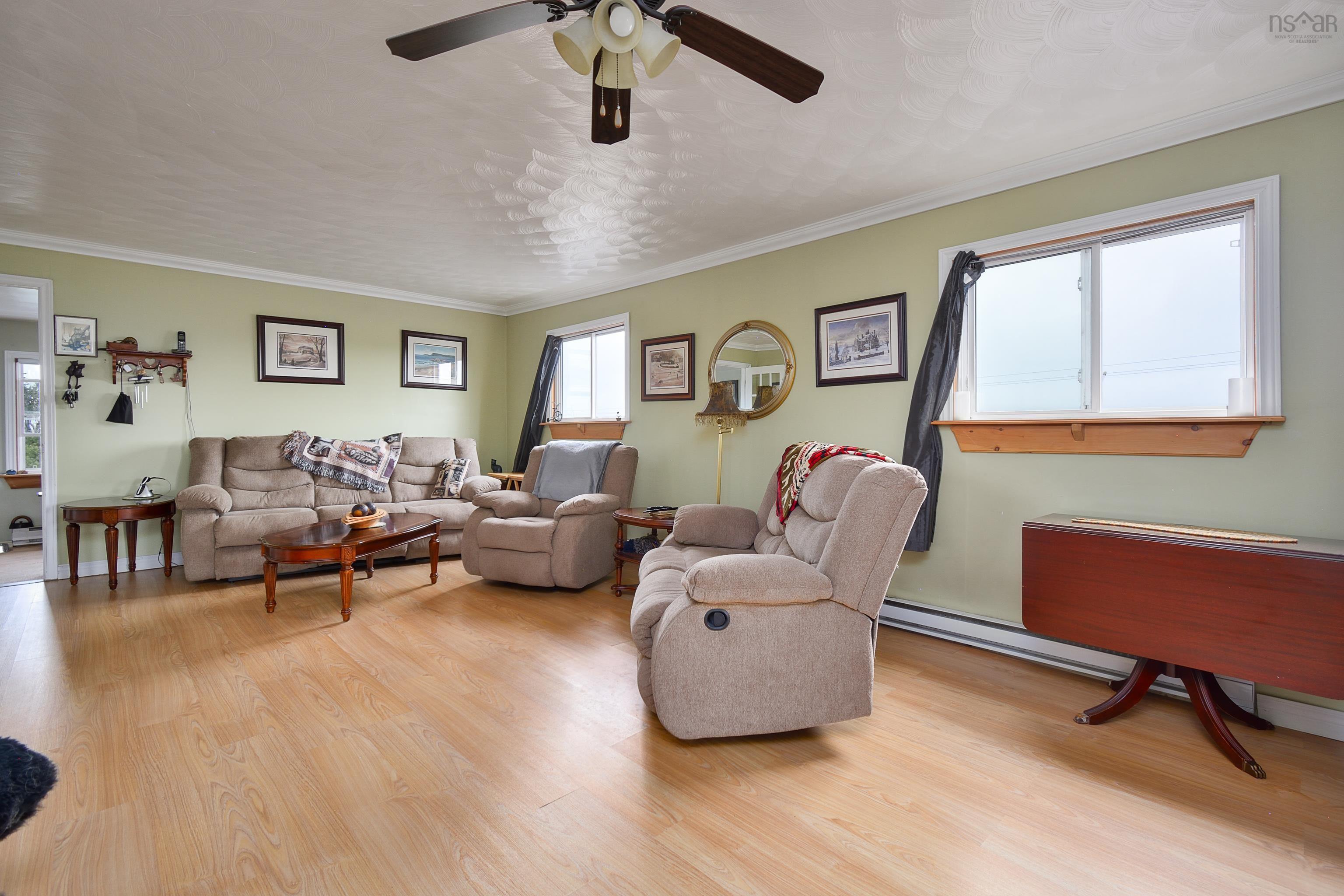 $299,999.00: 785 105 Highway, Boularderie East