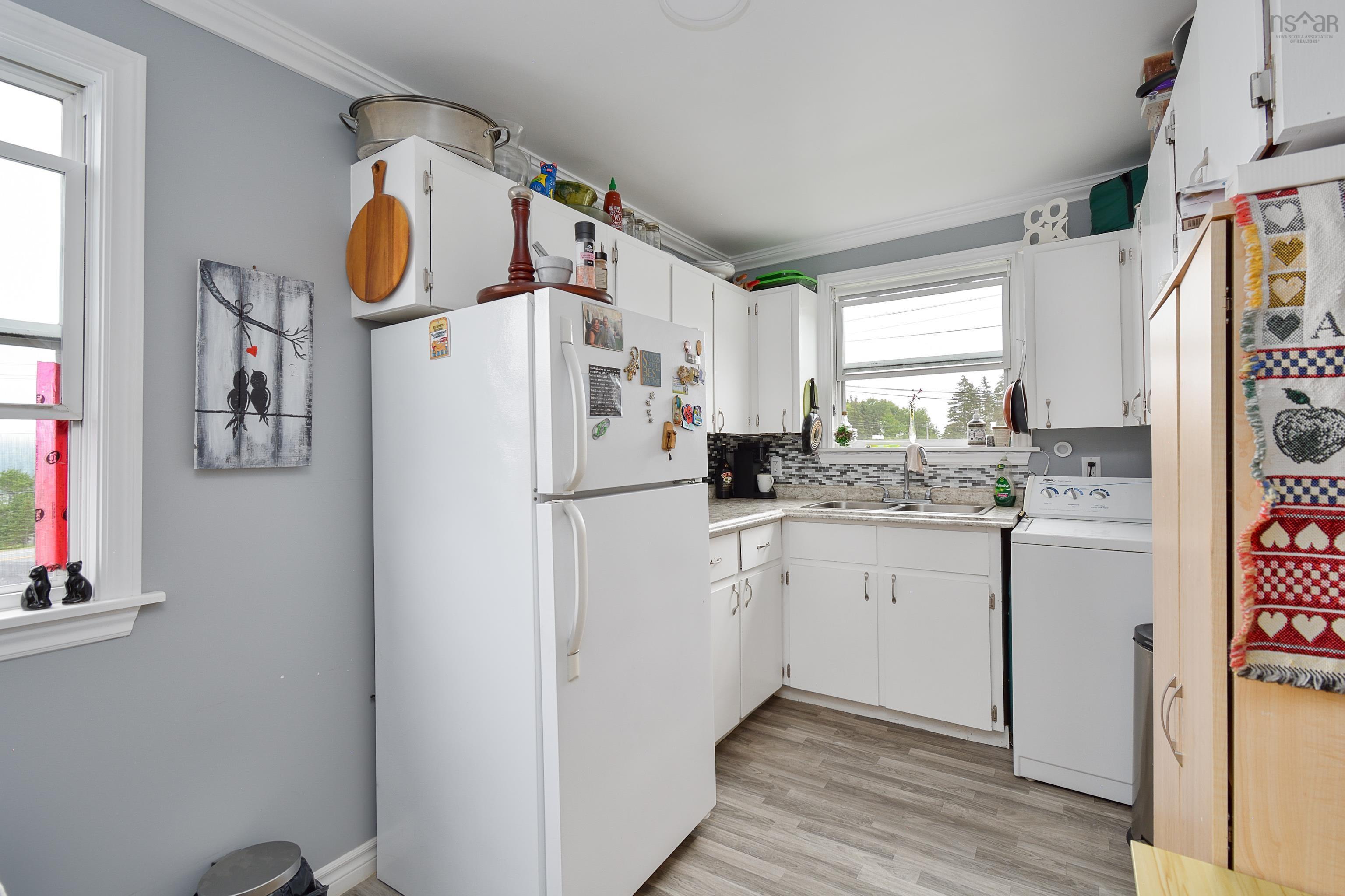 $299,999.00: 785 105 Highway, Boularderie East