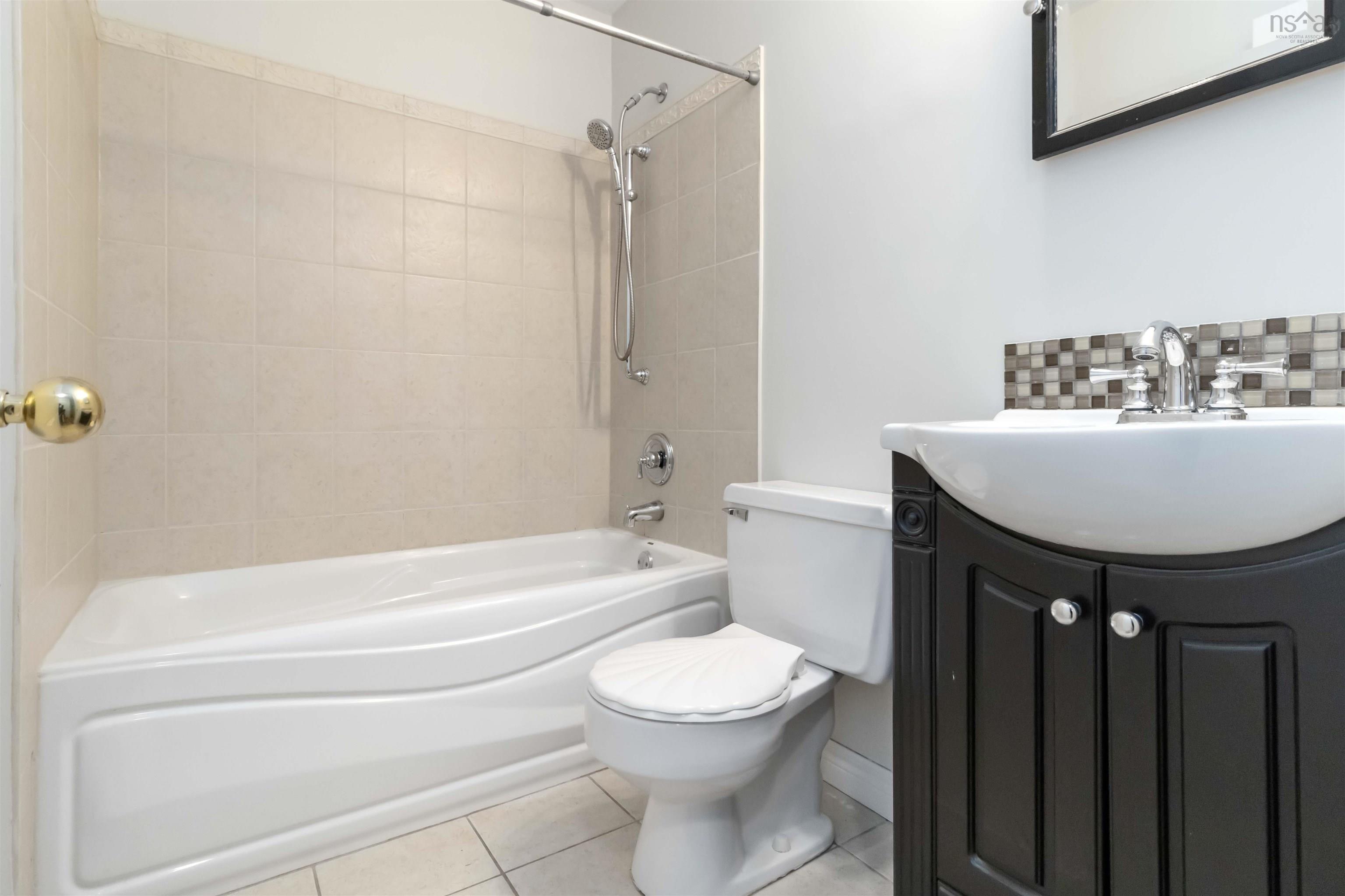 9 Birkdale Crescent, Clayton Park, NS (MLS 202605970)