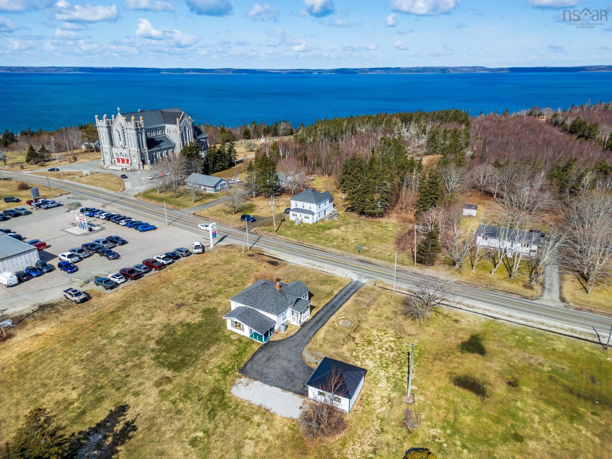 $269,900.00: 3654 Highway 1, St. Bernard