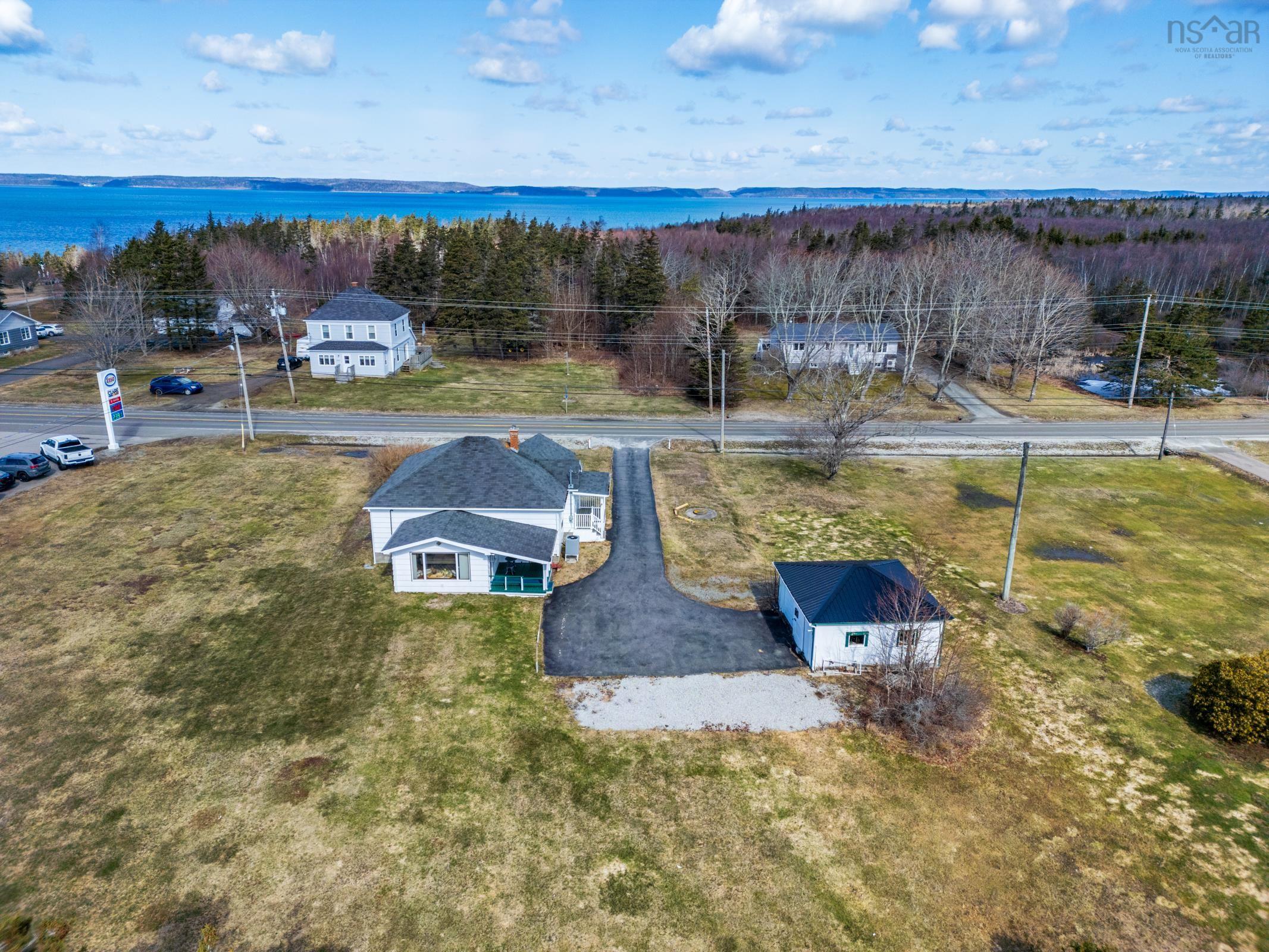 $269,900.00: 3654 Highway 1, St. Bernard