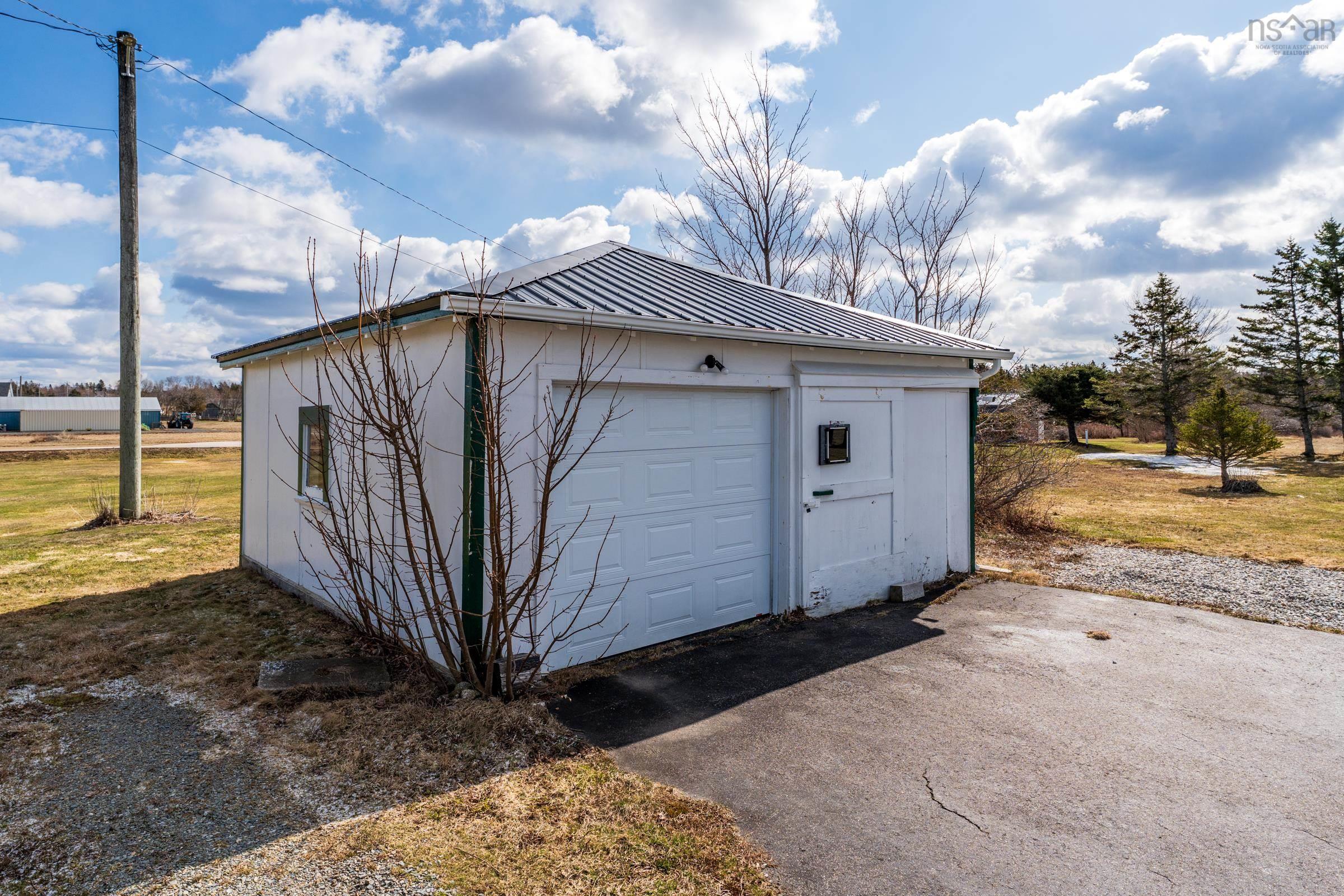 $269,900.00: 3654 Highway 1, St. Bernard